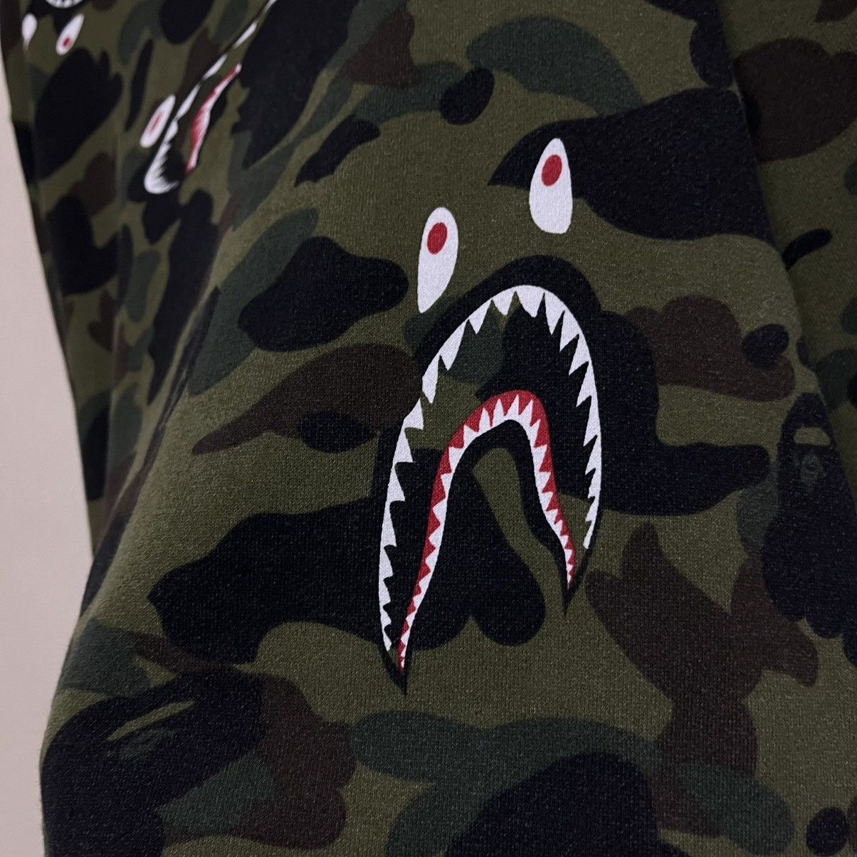Bape FW20 Bape 1st Green Camo Shark Pattern Crewneck Sweatshirt Size US M / EU 48-50 / 2 - 4 Thumbnail