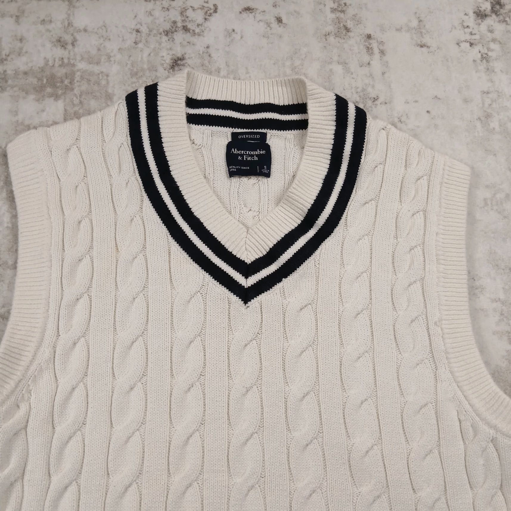Abercrombie & Fitch Abercrombie & Fitch Cable Knit Sweater Vest Mens Small White Tennis Vest Size US S / EU 44-46 / 1 - 2 Thumbnail
