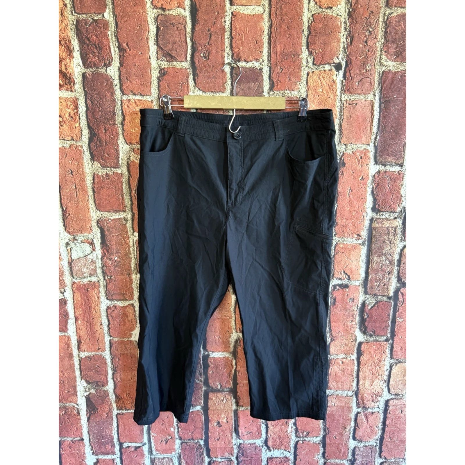 Eddie Bauer VINTAGE Eddie Bauer Womens Black Cropped Outdoor Hiking Pants Size 16 Size 38" / US 16 / IT 52 - 2 Thumbnail