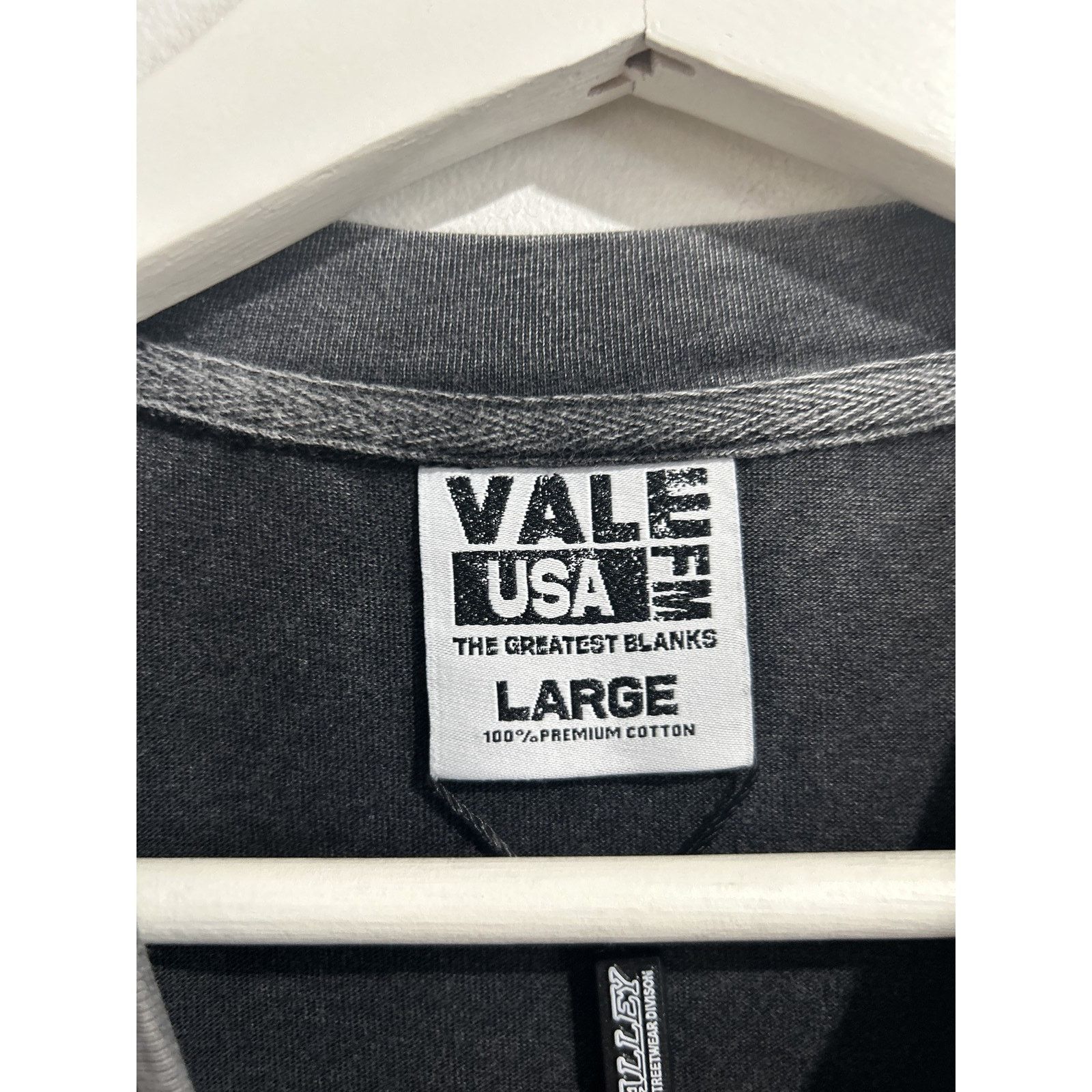Vale VALE FOREVER HANDS OF GOD TEE SIZE LARGE NEW Size US L / EU 52-54 / 3 - 5 Thumbnail