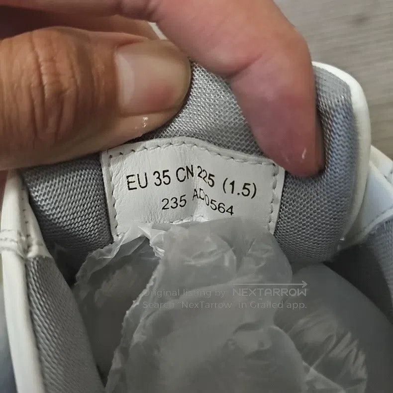 Acne Studios Acne Studios Round-toed Velcro low-top sneakers Size US 4.5 / IT 34.5 - 5 Thumbnail