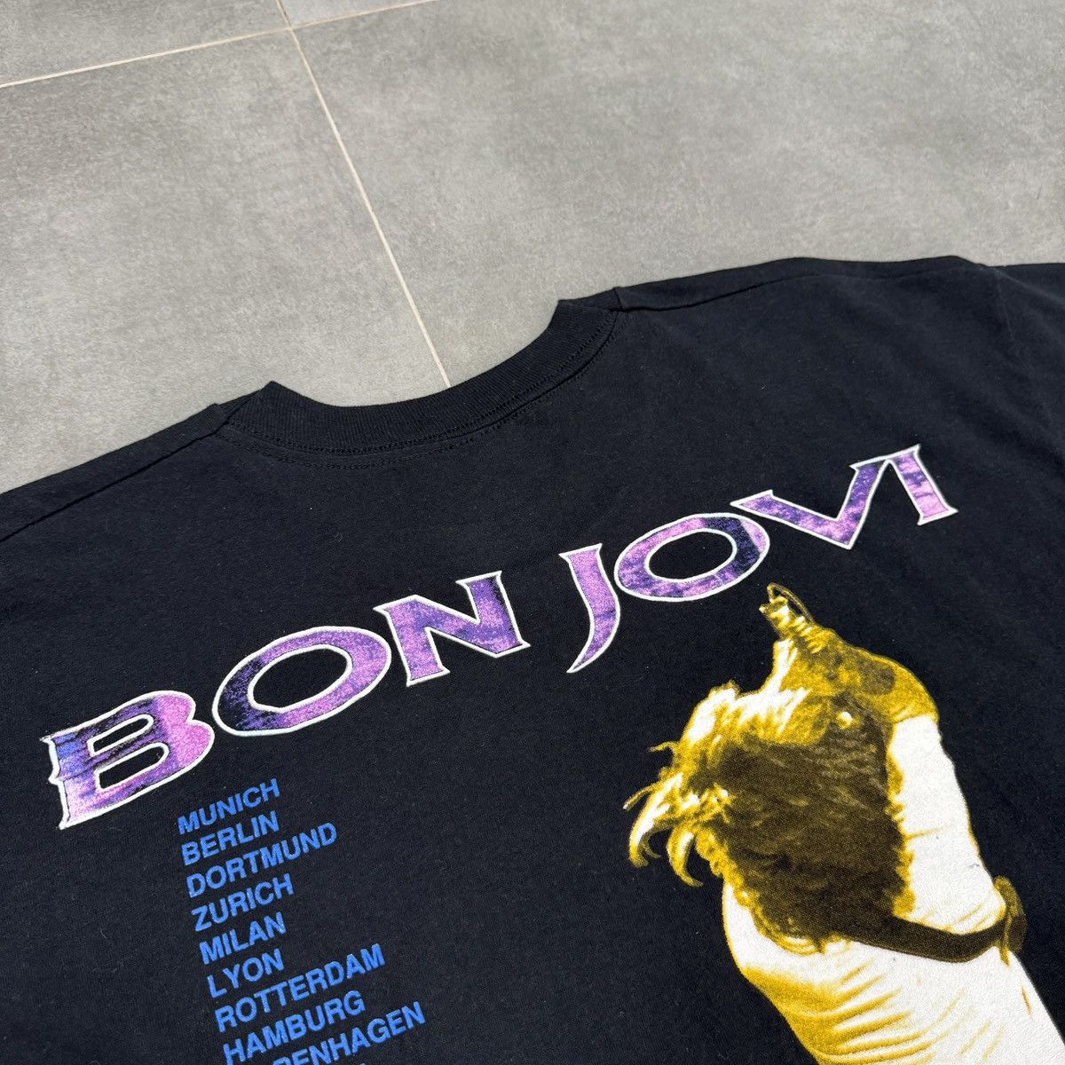 Bon Jovi Vintage Bon Jovi Screen Stars World Tour 1993 T-Shirt Size L Size US L / EU 52-54 / 3 - 19 Thumbnail