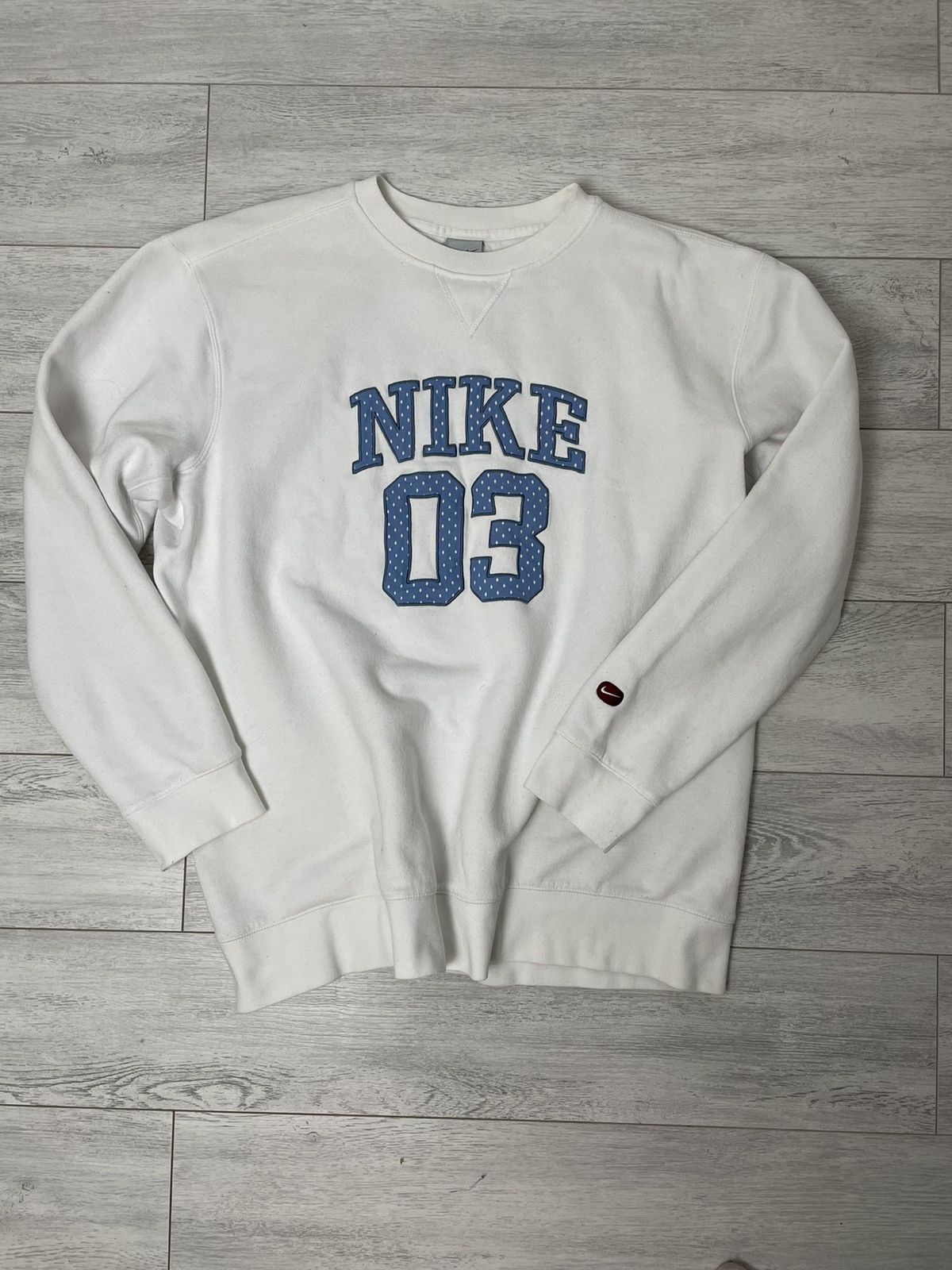 Nike × Vintage Nike Vintage Sweatshirts center logo 90s Size US L / EU 52-54 / 3 - 1 Thumbnail