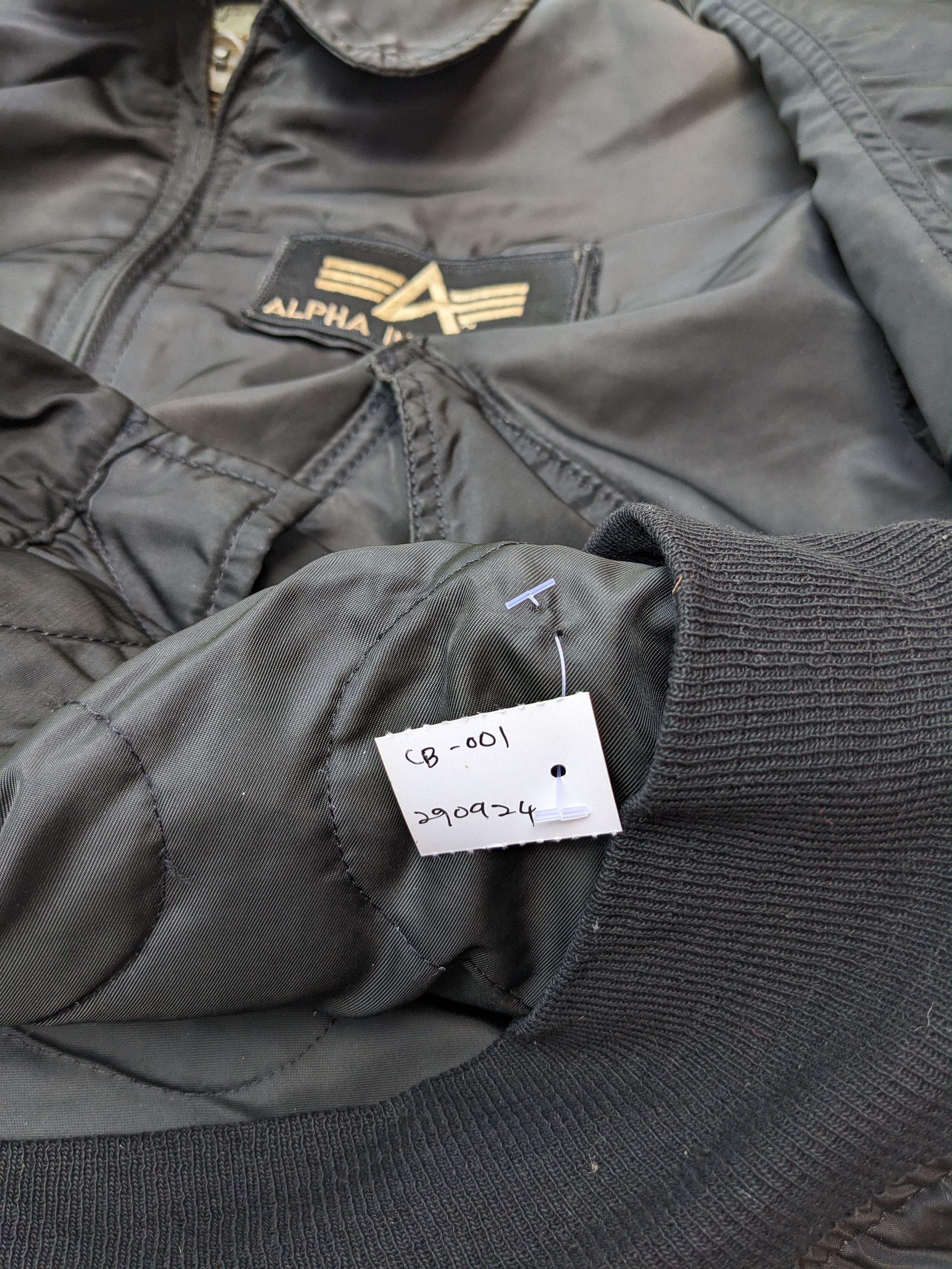 Alpha Industries × Vintage Vintage Alpha Industries sunfaded bomber jacket Size US M / EU 48-50 / 2 - 6 Thumbnail