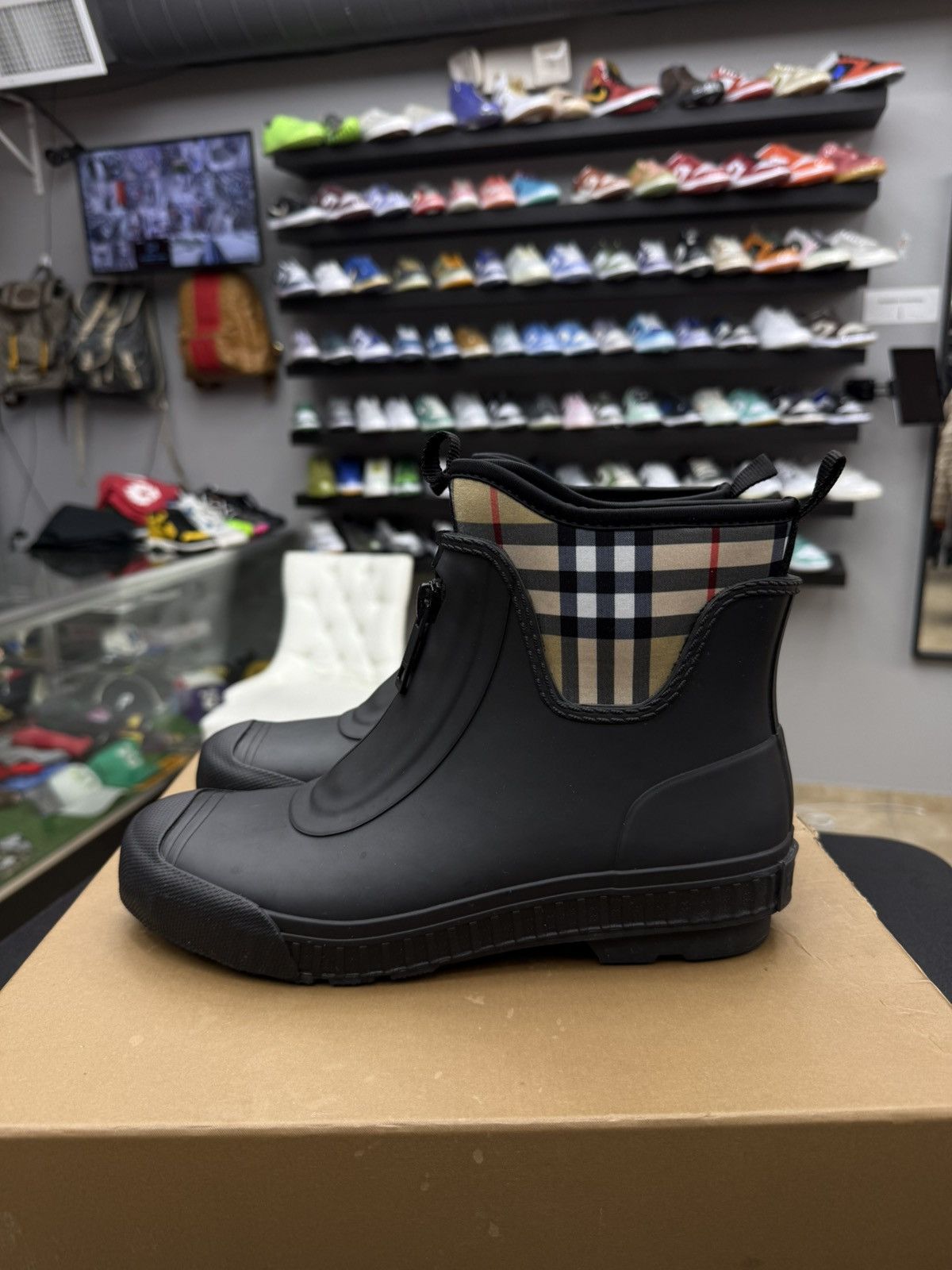 Burberry Burberry Flinton Check Rain Boots Booties Size 39 / 9 US Size US 9 / IT 39 - 8 Thumbnail