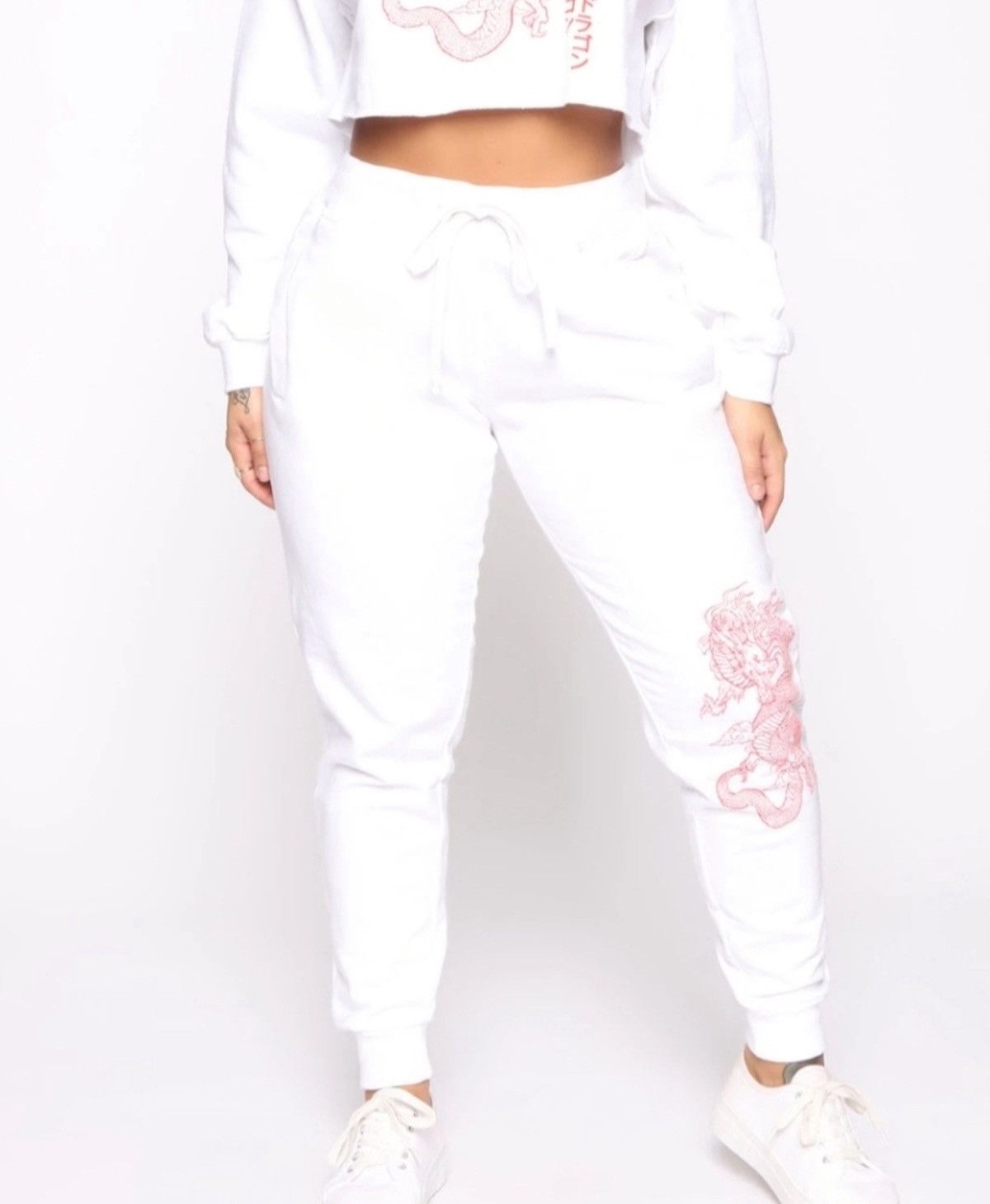 Fashion Nova Fashion Nova Chinese Red Dragon White Joggers Sweatpants Size 30" / US 8 / IT 44 - 1 Thumbnail