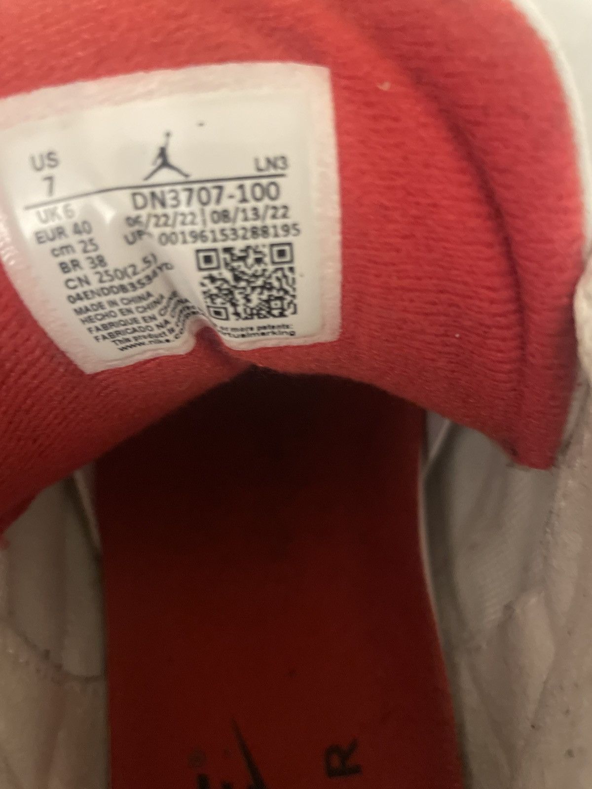 Jordan Brand × Nike Air Jordan 3 Retro Size US 7 / EU 40 - 6 Thumbnail