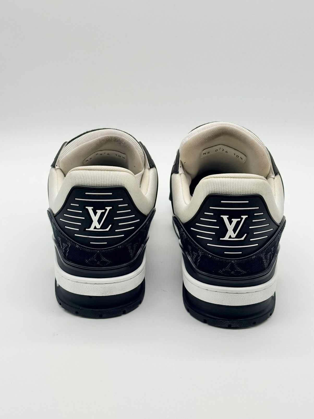 Louis Vuitton Size 11.5 - Louis Vuitton Trainer Low Black Size US 11.5 / EU 44-45 - 5 Thumbnail