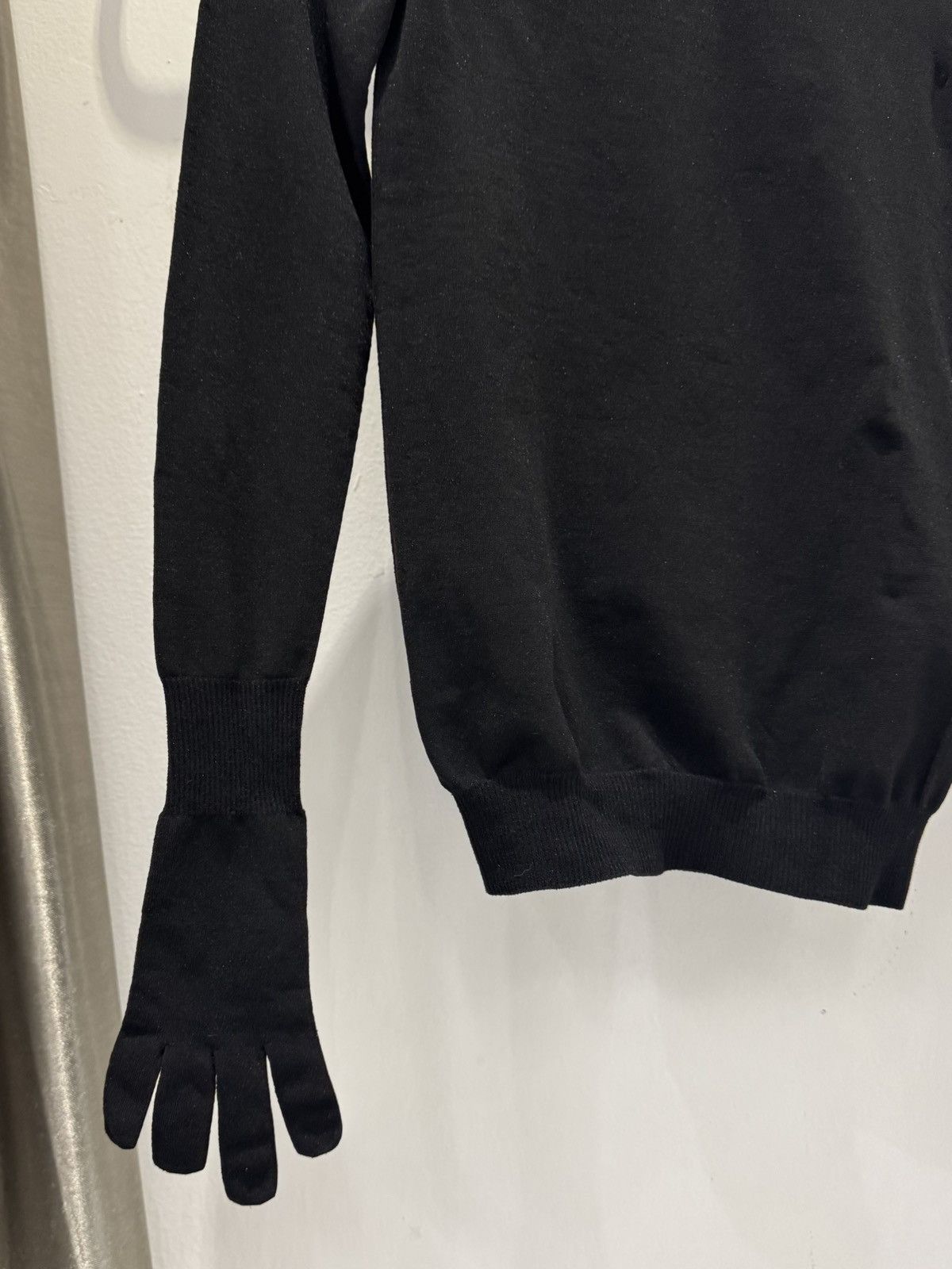 Balenciaga SS23 GLOVES TURTLENECK SWEATER Size S / US 4 / IT 40 - 2 Thumbnail