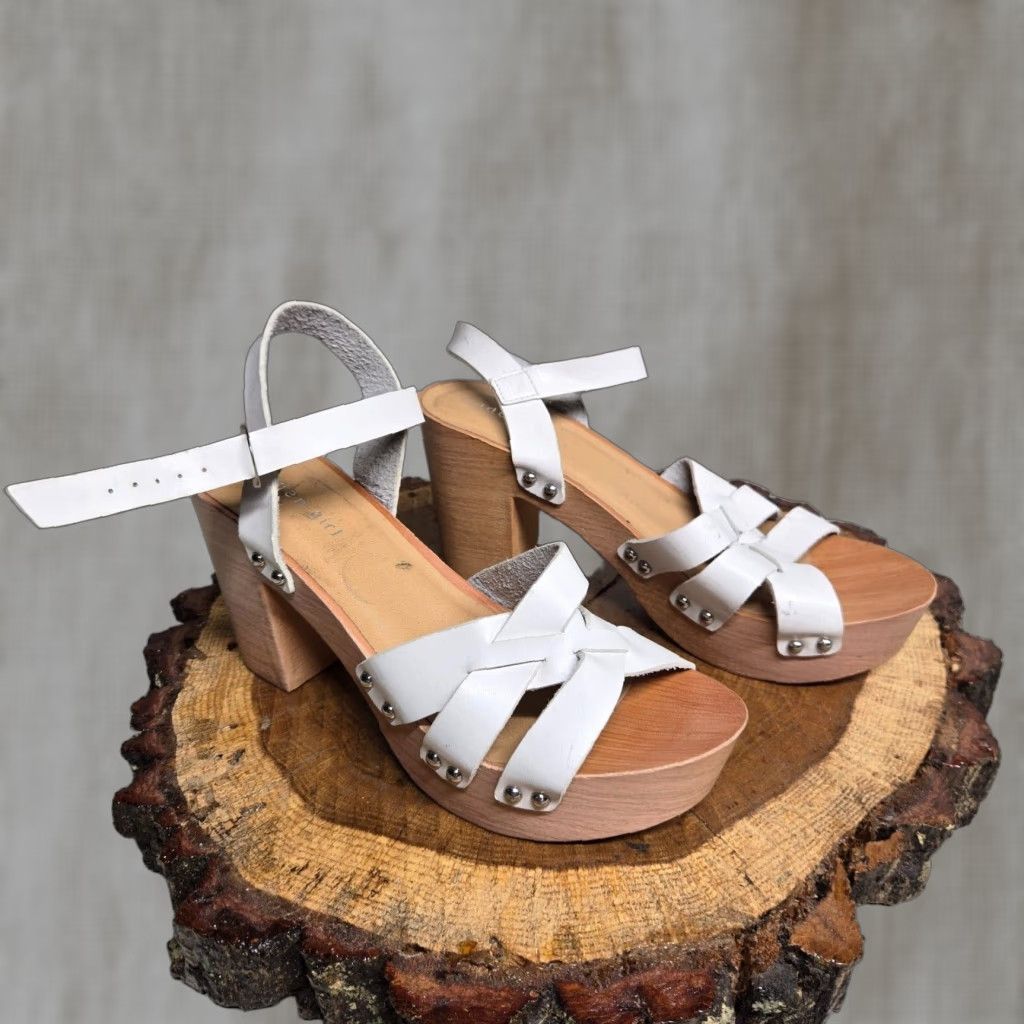 Vintage Madden Girl White Beige Dress Sandals Shoes Adult Women's 10 Medium (Size Large)