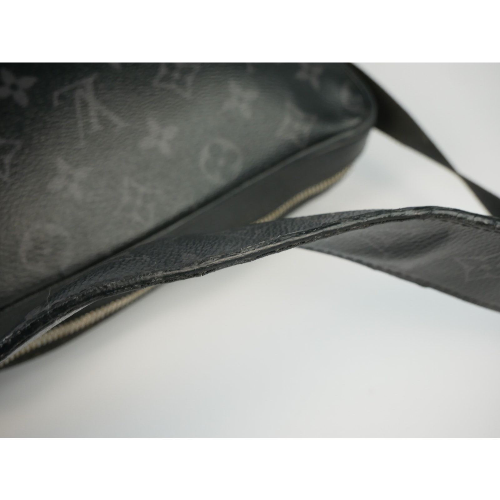 Louis Vuitton Outdoor Monogram Eclipse Messenger Bag Size ONE SIZE - 12 Thumbnail
