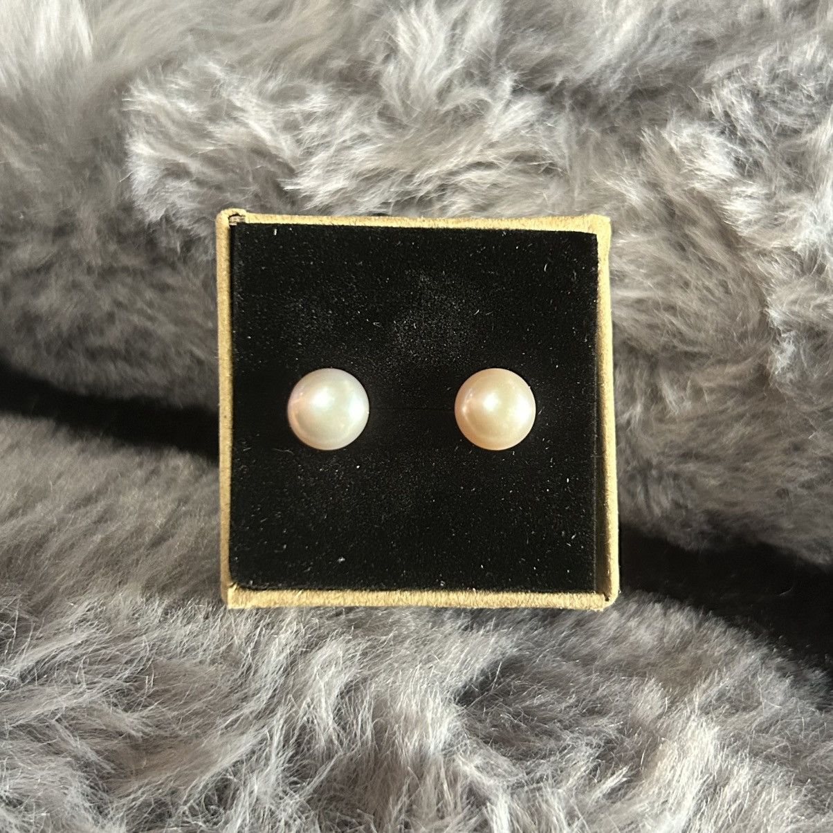 Handmade Genuine powder lavender fresh water pearl post stud earrings Size ONE SIZE - 9 Thumbnail