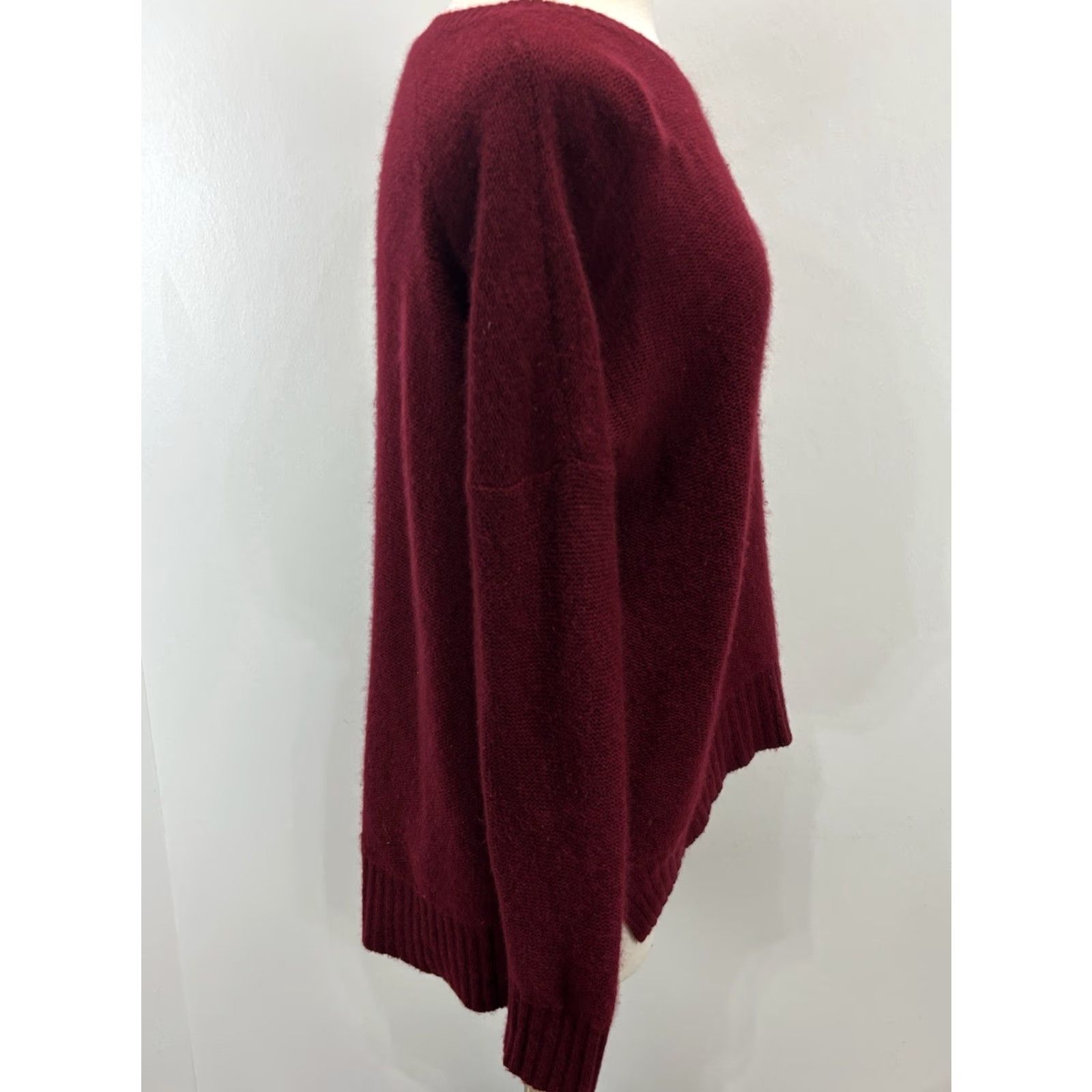 Vintage VINTAGE 360 Cashmere Women's Sweater Oversized Pullover Medium Red Cashmere Knit Classic Fall Winter Spring Size M / US 6-8 / IT 42-44 - 4 Thumbnail