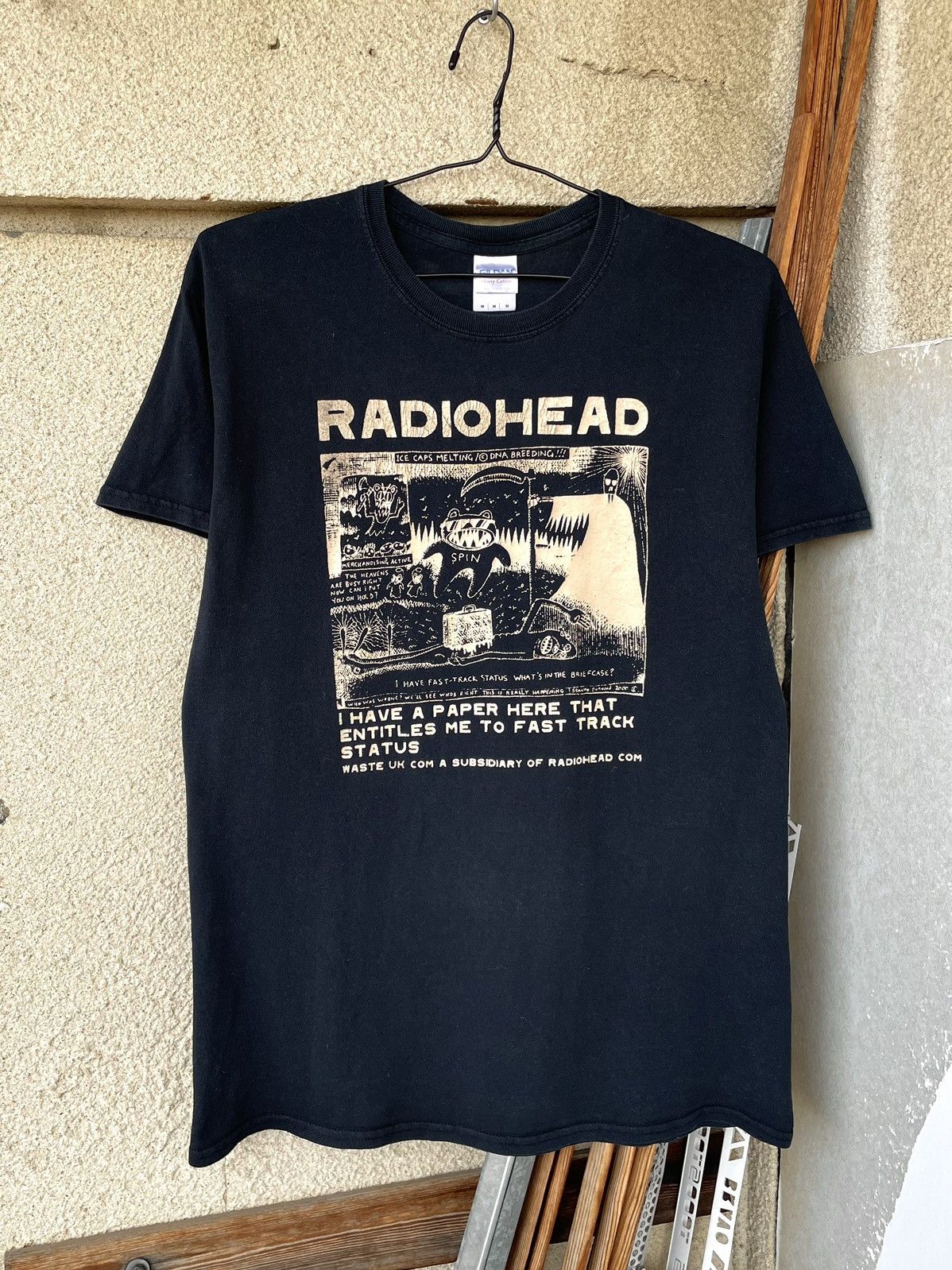 Band Tees Vintage 00s Radiohead Waste Rock Band T-Shirt Faded Black Size US M / EU 48-50 / 2 - 5 Thumbnail