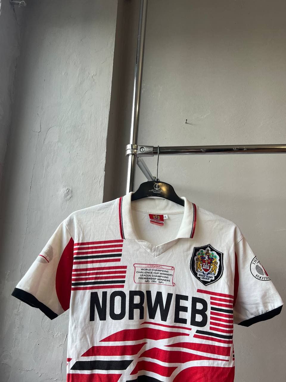 Vintage COLLECTIBLE! 1994 WIGAN RFC WINNER x4 MERCHANDISE SHIRT SZ S Size US S / EU 44-46 / 1 - 3 Thumbnail