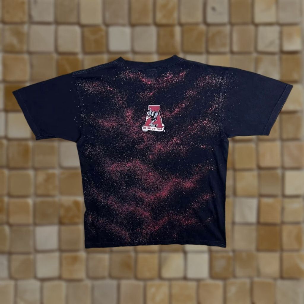 Vintage VINTAGE American Thunder "Alabam Crimson Tide" T-Shirt Mens Black L Cotton Short Sleeve Round Neck Splatter 90s Football College Basketball Size US L / EU 52-54 / 3 - 1 Thumbnail