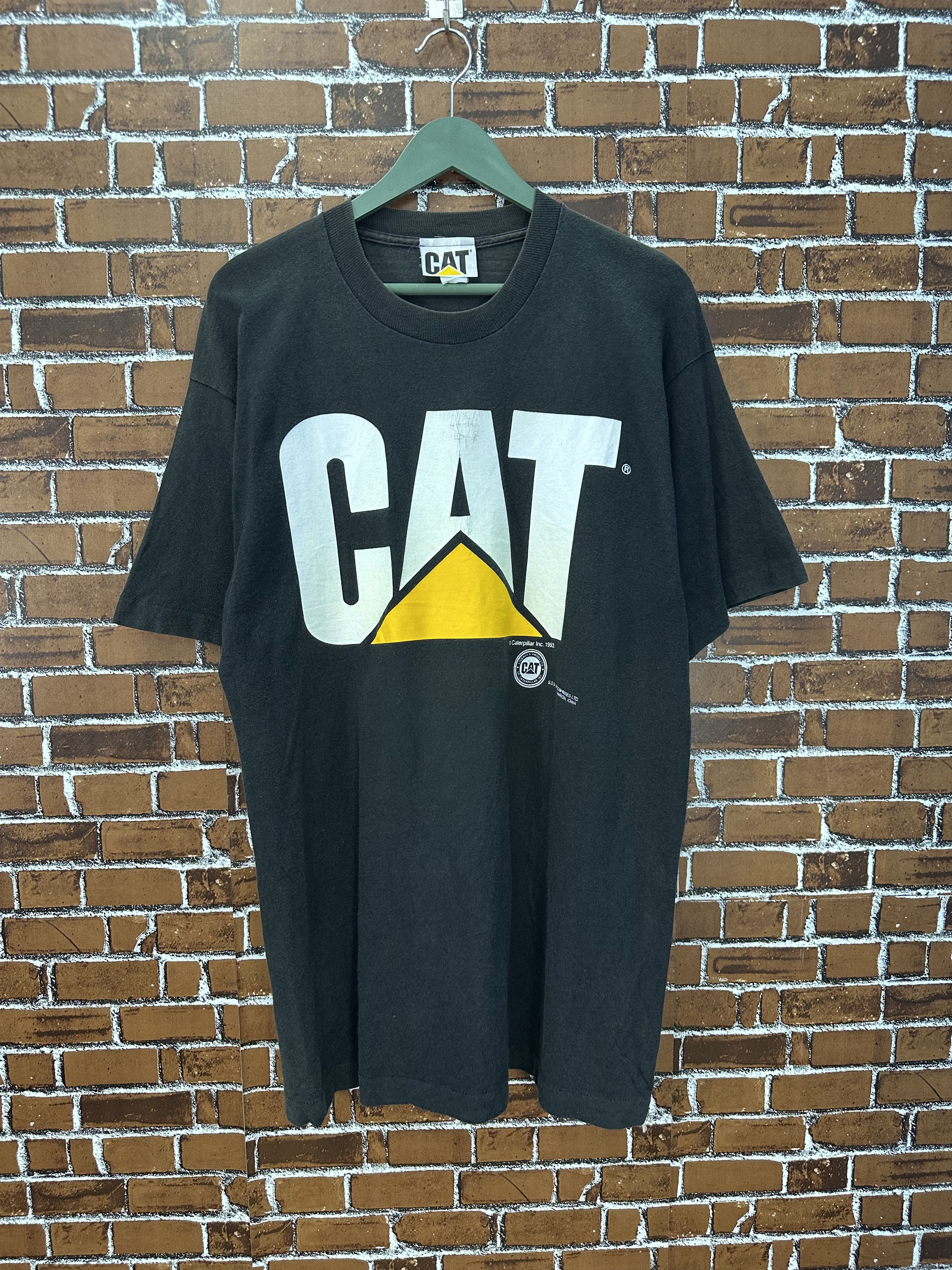 Caterpillar Vintage 90s Caterpillar Big Logo Tshirt A1048 Size US L / EU 52-54 / 3 - 1 Thumbnail