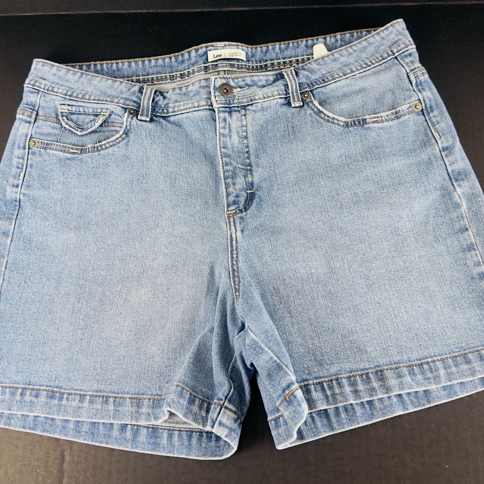 Lee Lee Lower on the Waist, Denim Jean Shorts 16M Grandma VTG Size 38" / US 16 / IT 52 - 1 Thumbnail