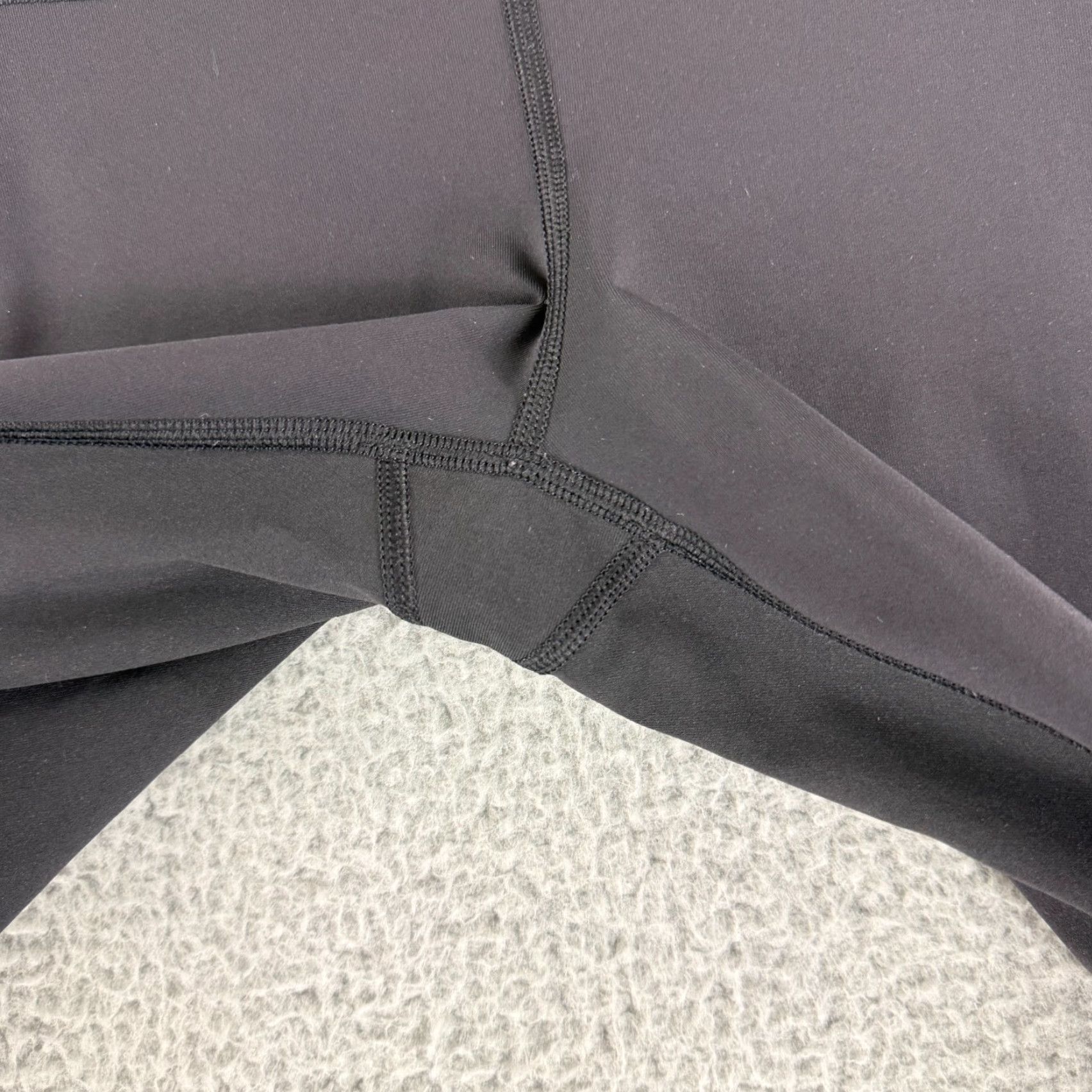 Lululemon Lululemon Run Reflect Crop Leggings Womens Size 8 Black Pink Side Zippers Yoga Size 30" / US 8 / IT 44 - 4 Thumbnail