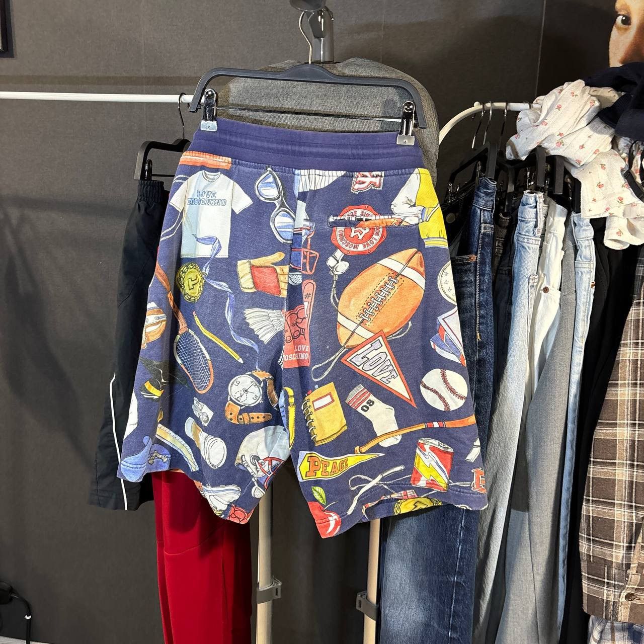 Moschino Moschino multi logo short Size:XS Size US 28 / EU 44 - 2 Thumbnail