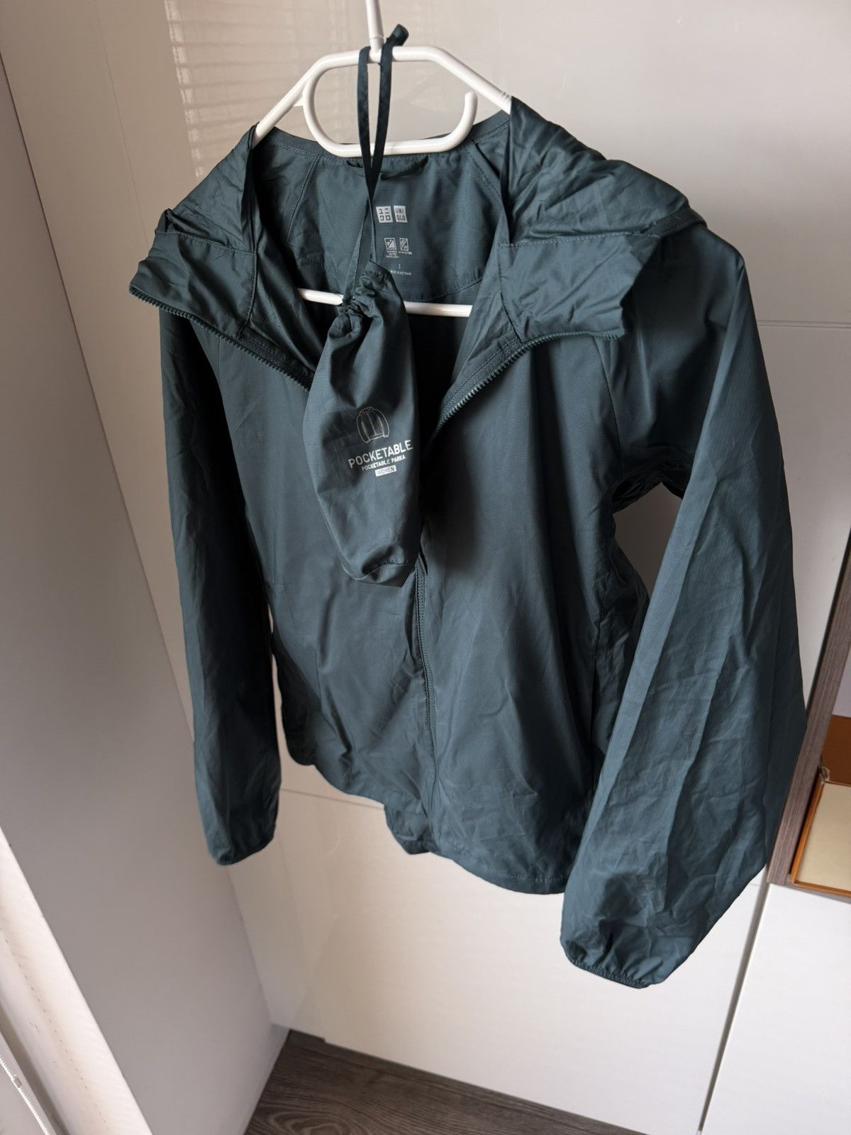 Uniqlo Uniqlo Hybrid Packable Outwear Monochrome Urban Style Jacket Size S / US 4 / IT 40 - 6 Thumbnail