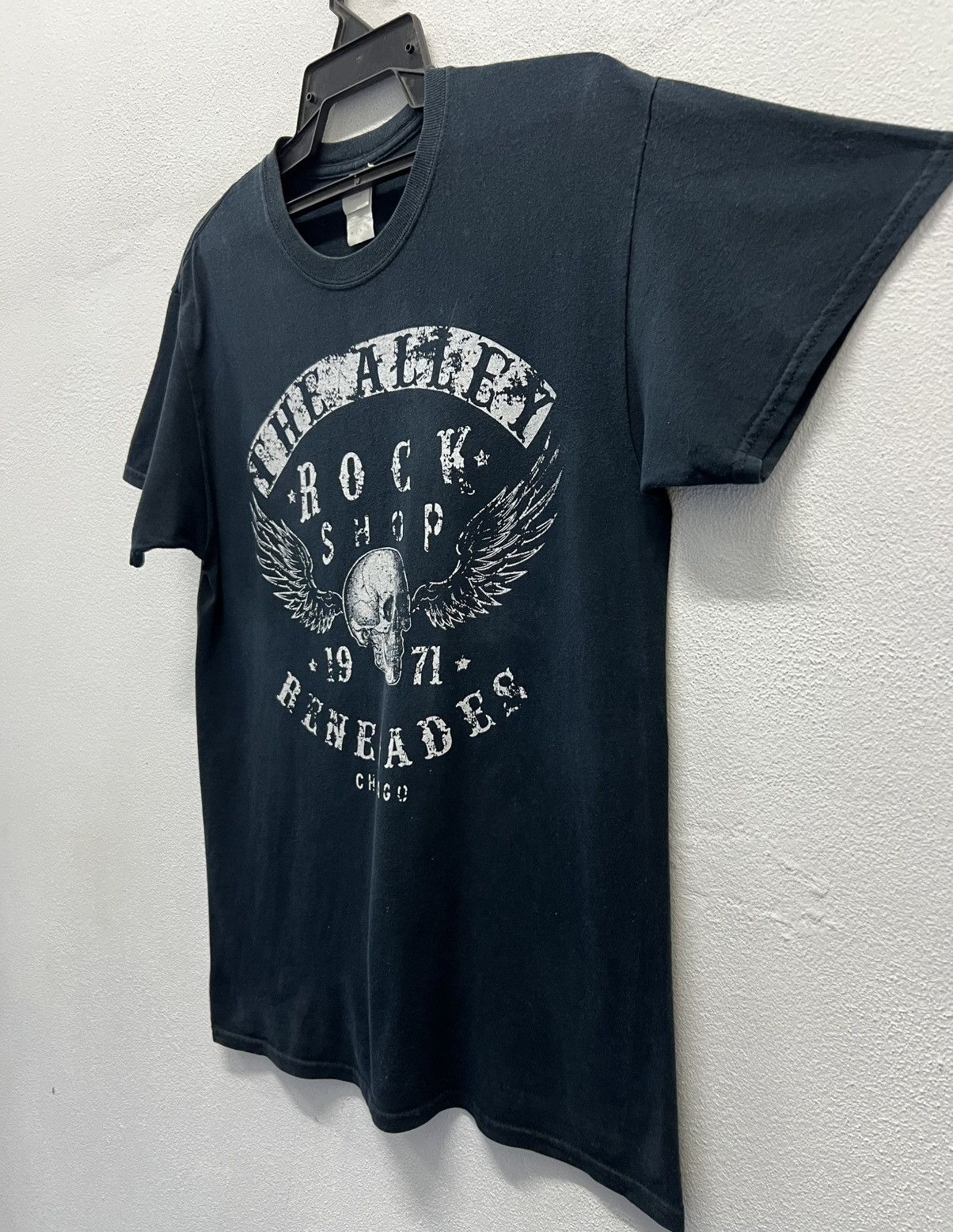 Gildan × Vintage THE ALLEY CHICAGO ROCK SHOP 1971 RENEGADES SHIRT Size US M / EU 48-50 / 2 - 4 Thumbnail