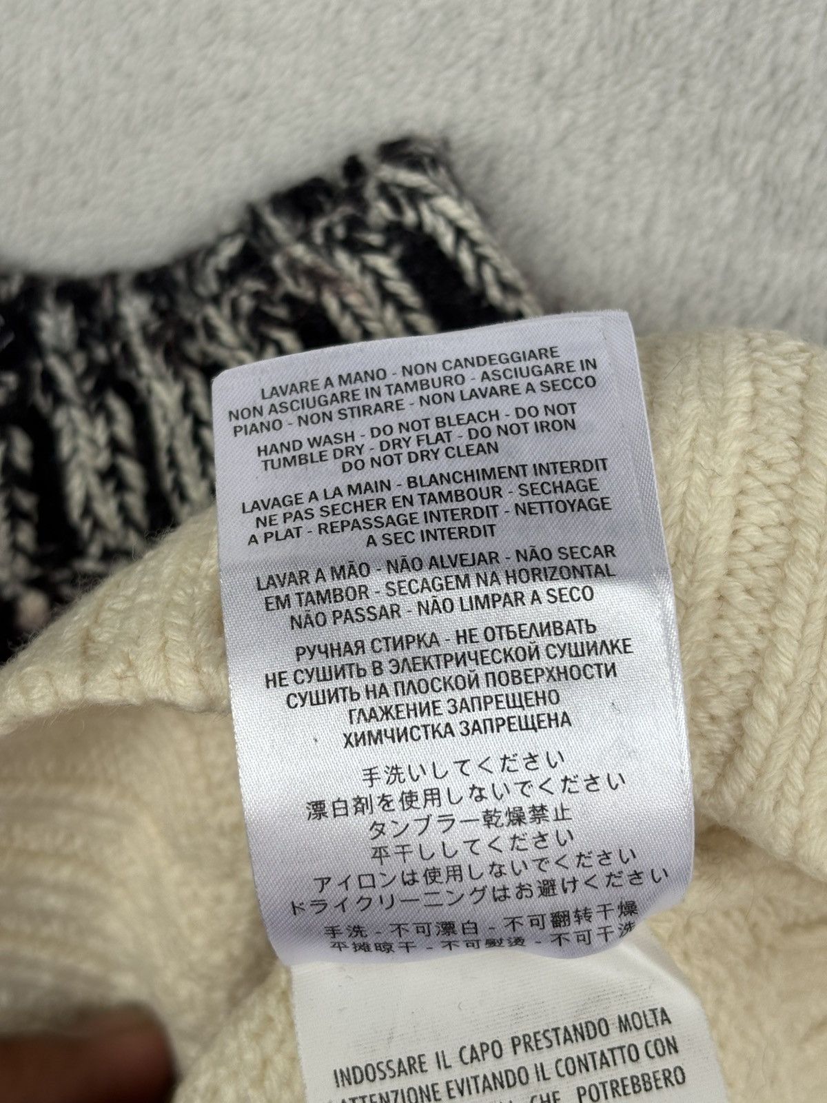 Gucci Pre Fall 2015 Heavy Embellished Yoke Design Knit Sweater Size S / US 4 / IT 40 - 18 Thumbnail