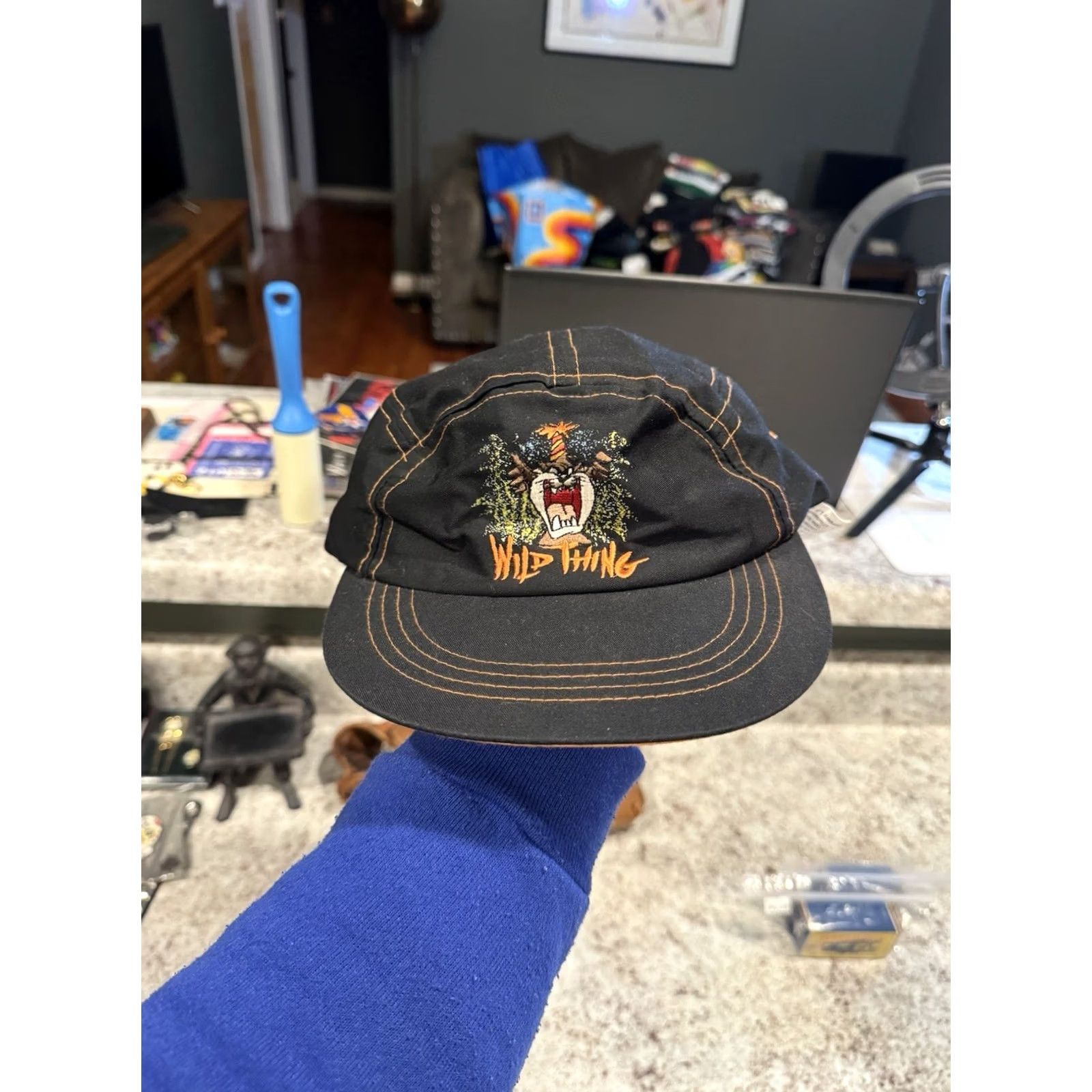 Vintage VINTAGE Looney Tunes Taz Wild Thing 1993 5 Panel SnapBack Hat Cap Cartoon Men Size ONE SIZE - 2 Thumbnail