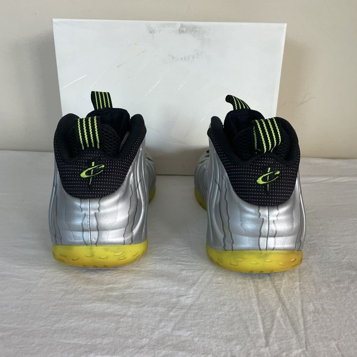 Nike Nike Foamposite One Silver Volt Camo Size 10.5 575420–004 Size US 10.5 / EU 43-44 - 6 Thumbnail