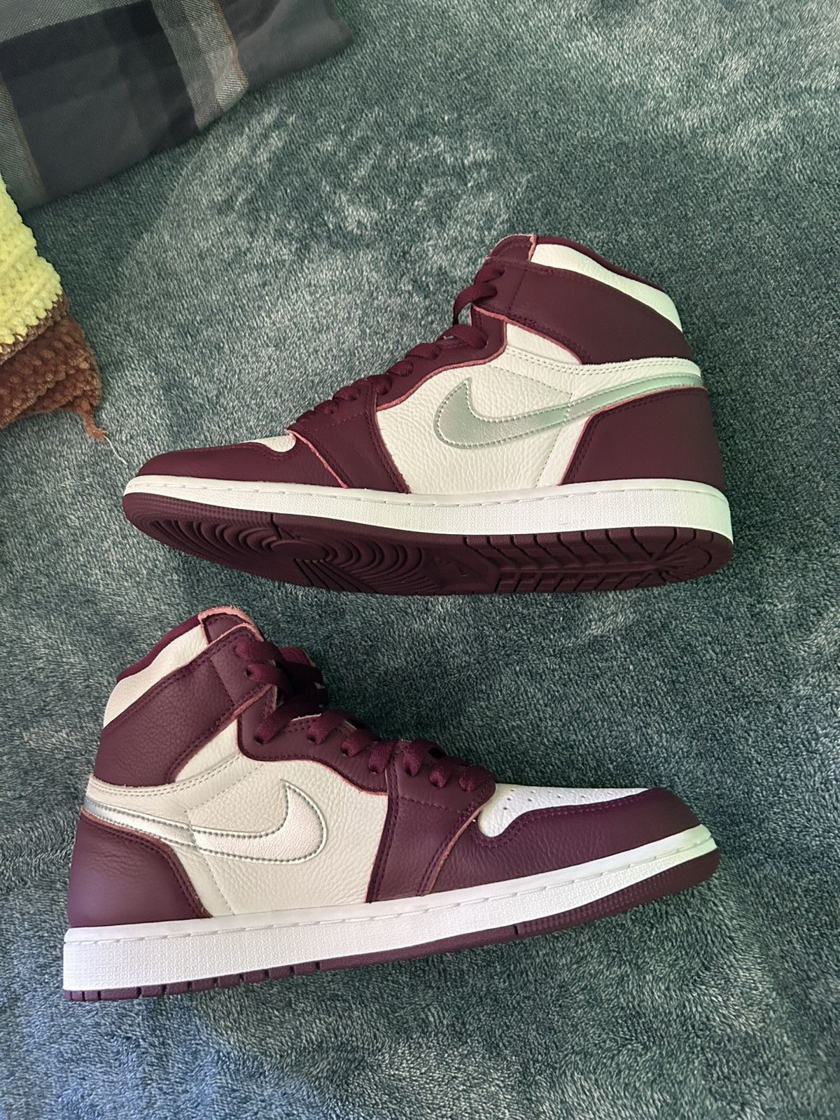 Nike × Vintage Jordan 1 high top “Bordeaux” Size US 10 / EU 43 - 2 Thumbnail