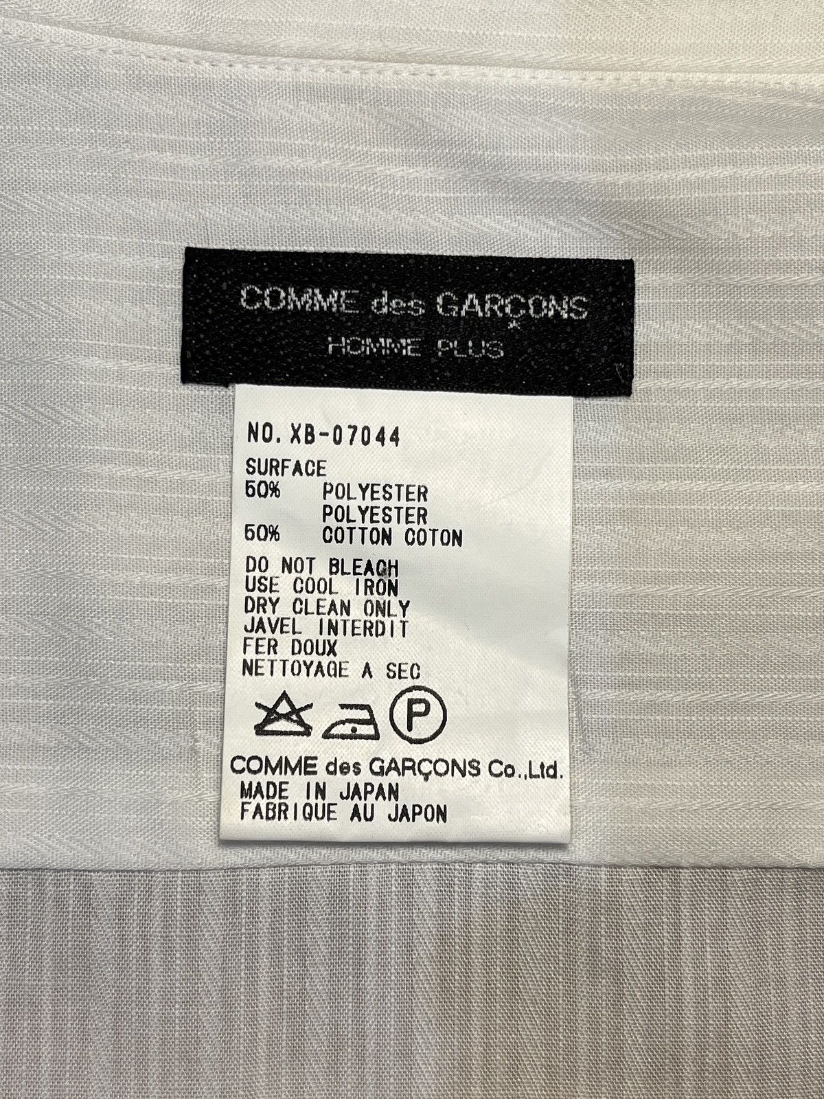Comme des Garcons Homme Plus COMME des GARÇONS Homme Plus tuxedo lapel button-up shirt Size US L / EU 52-54 / 3 - 3 Thumbnail