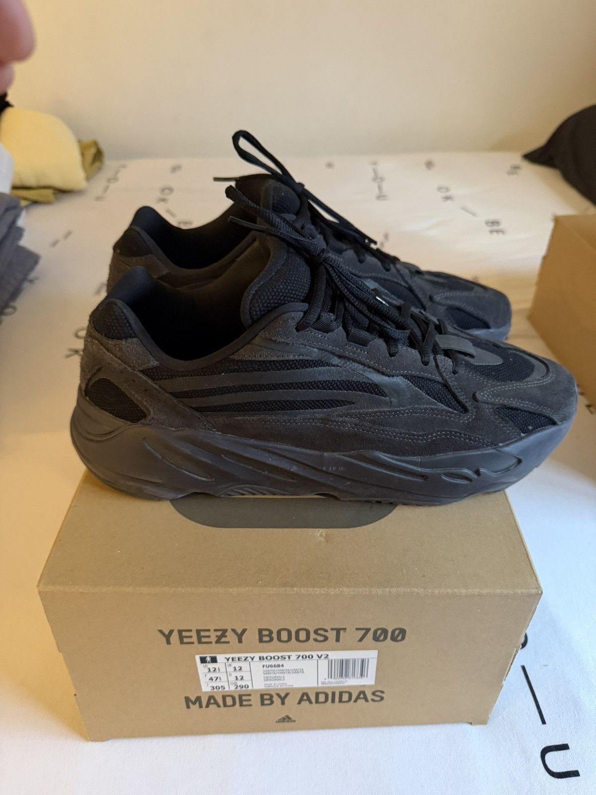 Yeezy Adidas Yeezy Boost 700 V2 Utility Black 12.5US Size US 12.5 / EU 45-46 - 6 Thumbnail