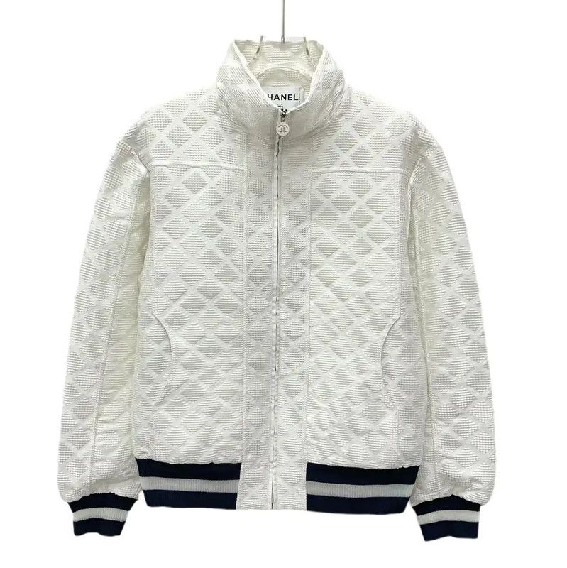 Chanel Chanel White Quilted Polyester Jacket 0089 Size S / US 4 / IT 40 - 1 Thumbnail