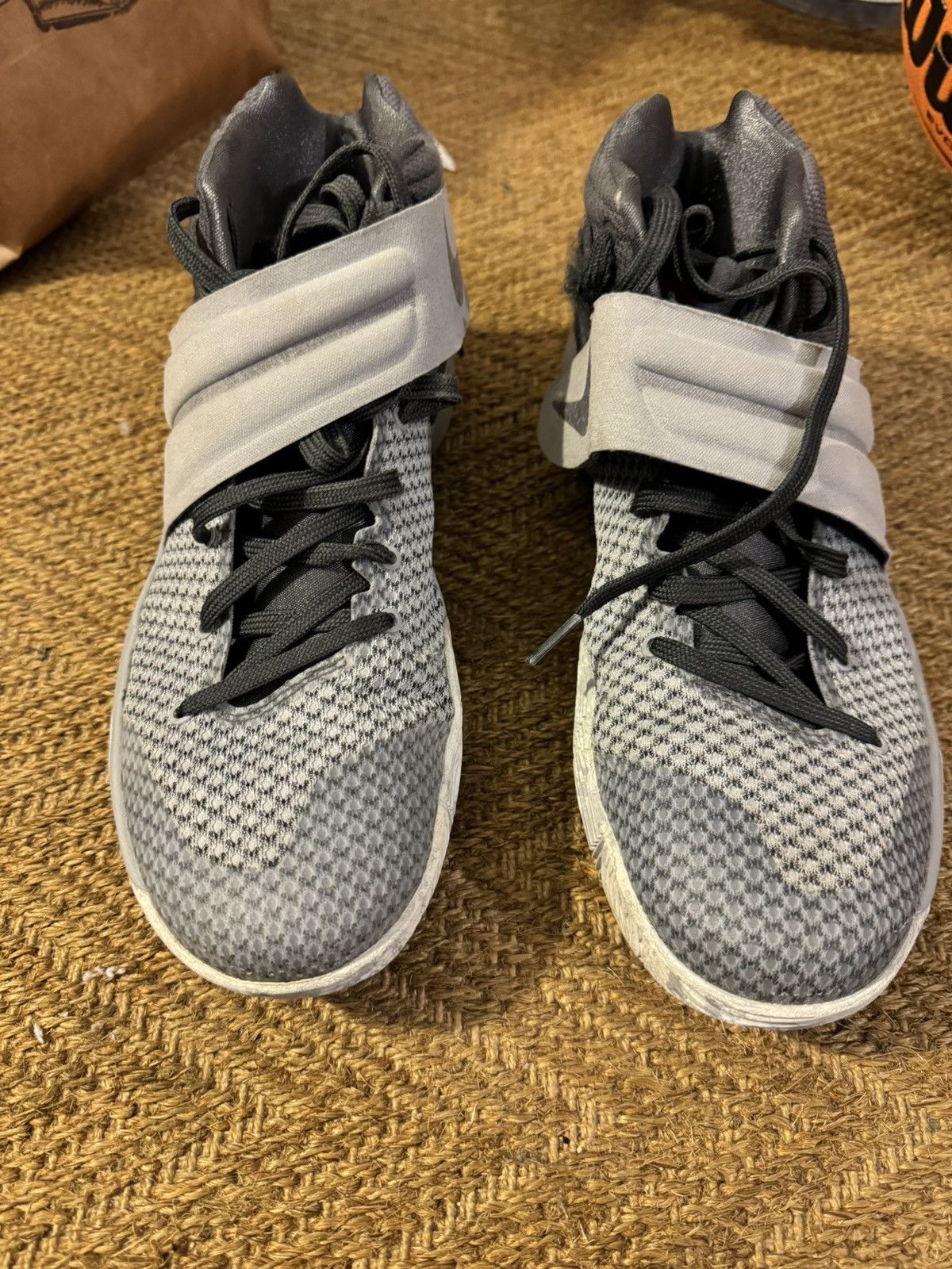 Nike Nike Kyrie 2 Omega Size US 10.5 / EU 43-44 - 3 Thumbnail