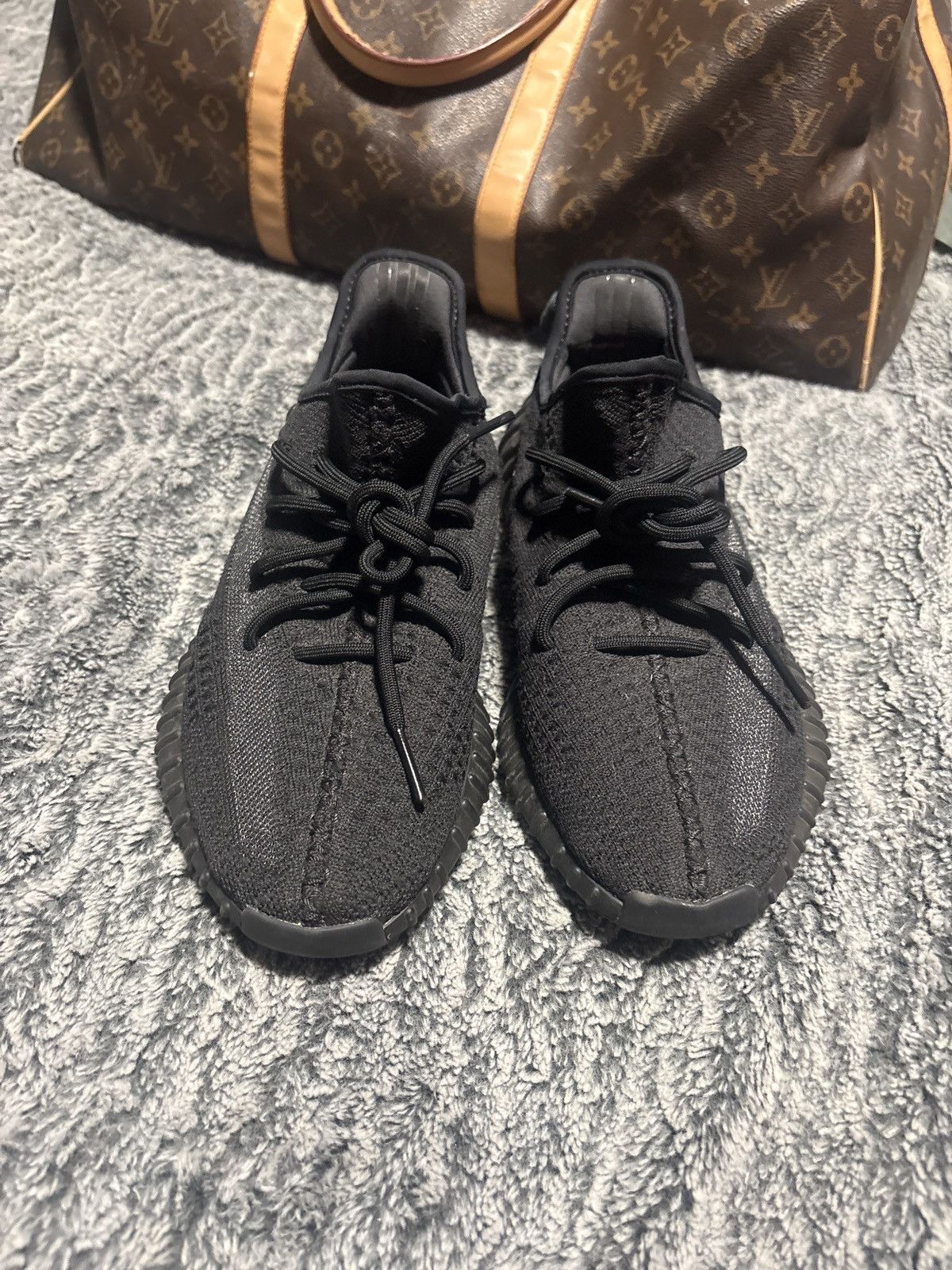 Adidas Yeezy Boost 350 V2 “Onyx” Size 9