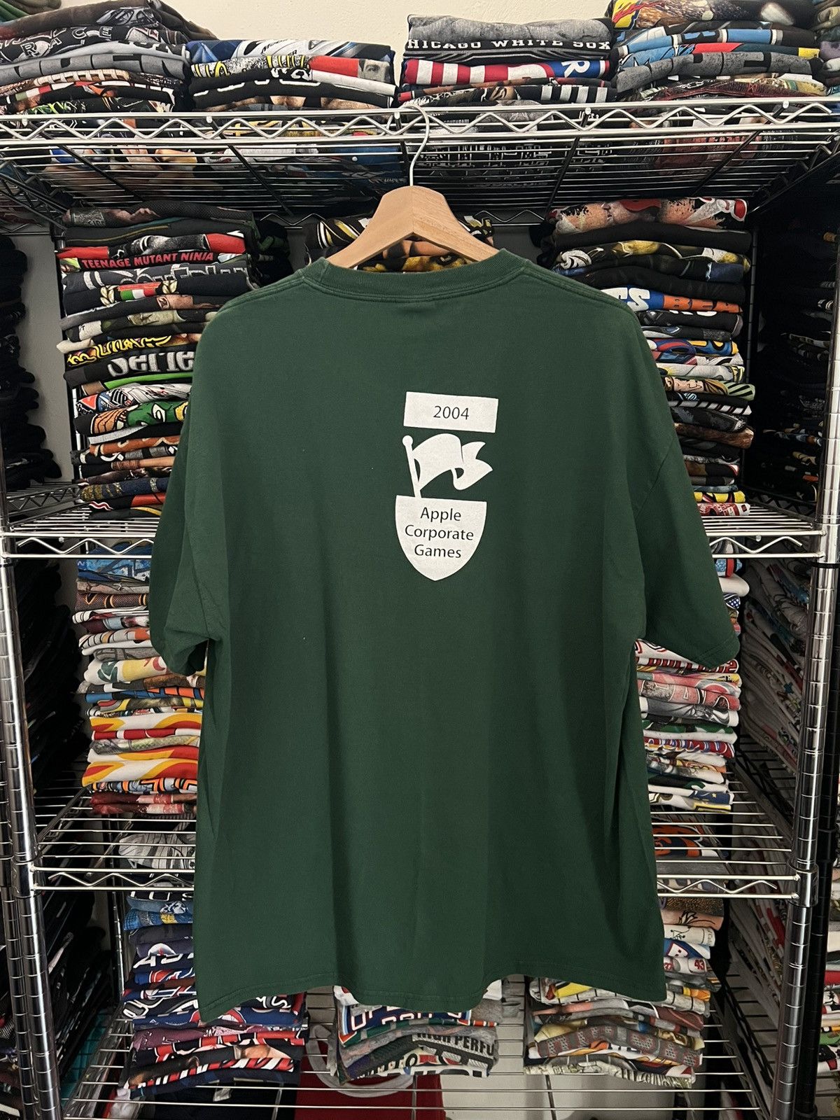 Apple 2004 Apple Corporate Games Logo Tee Computer Size US XL / EU 56 / 4 - 2 Thumbnail