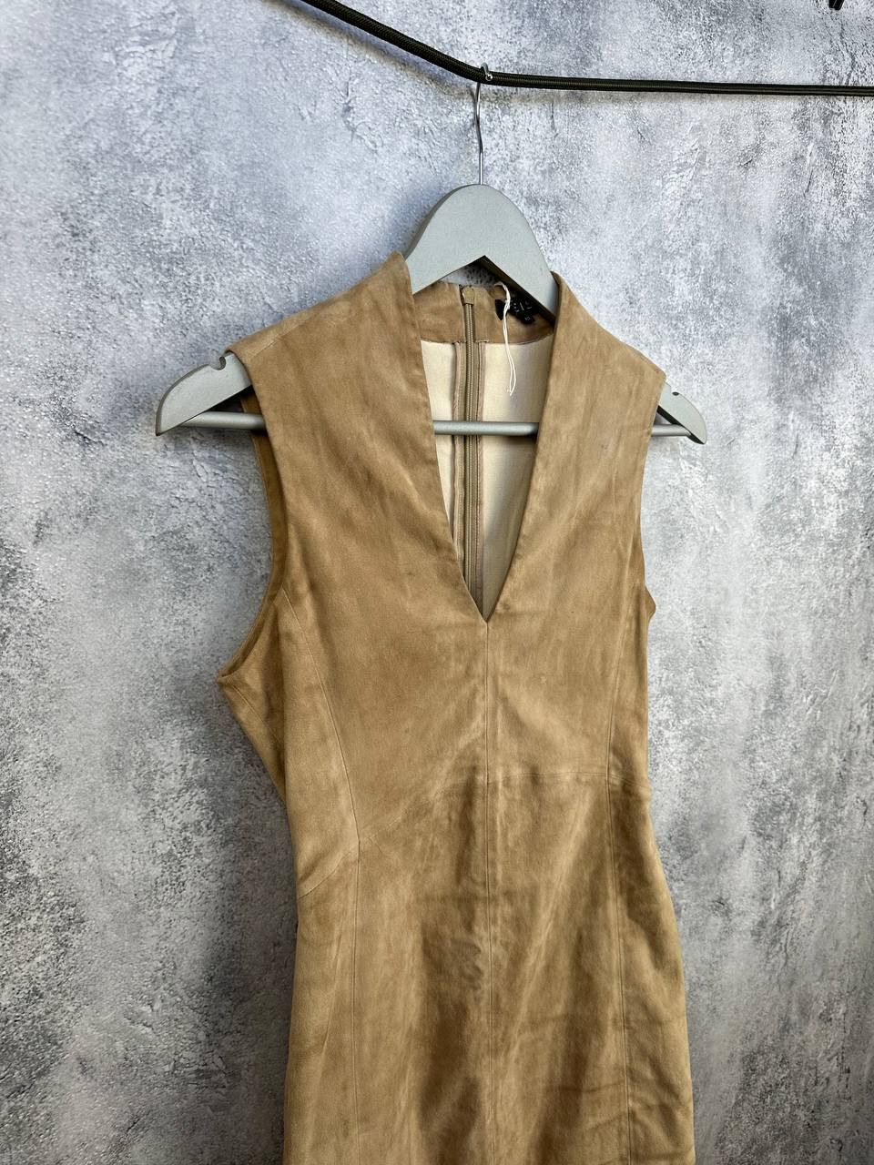 Reiss REISS Suede Lambskin Dress Sleeveless V-Neck Sheath Bodycon Size M / US 6-8 / IT 42-44 - 3 Thumbnail