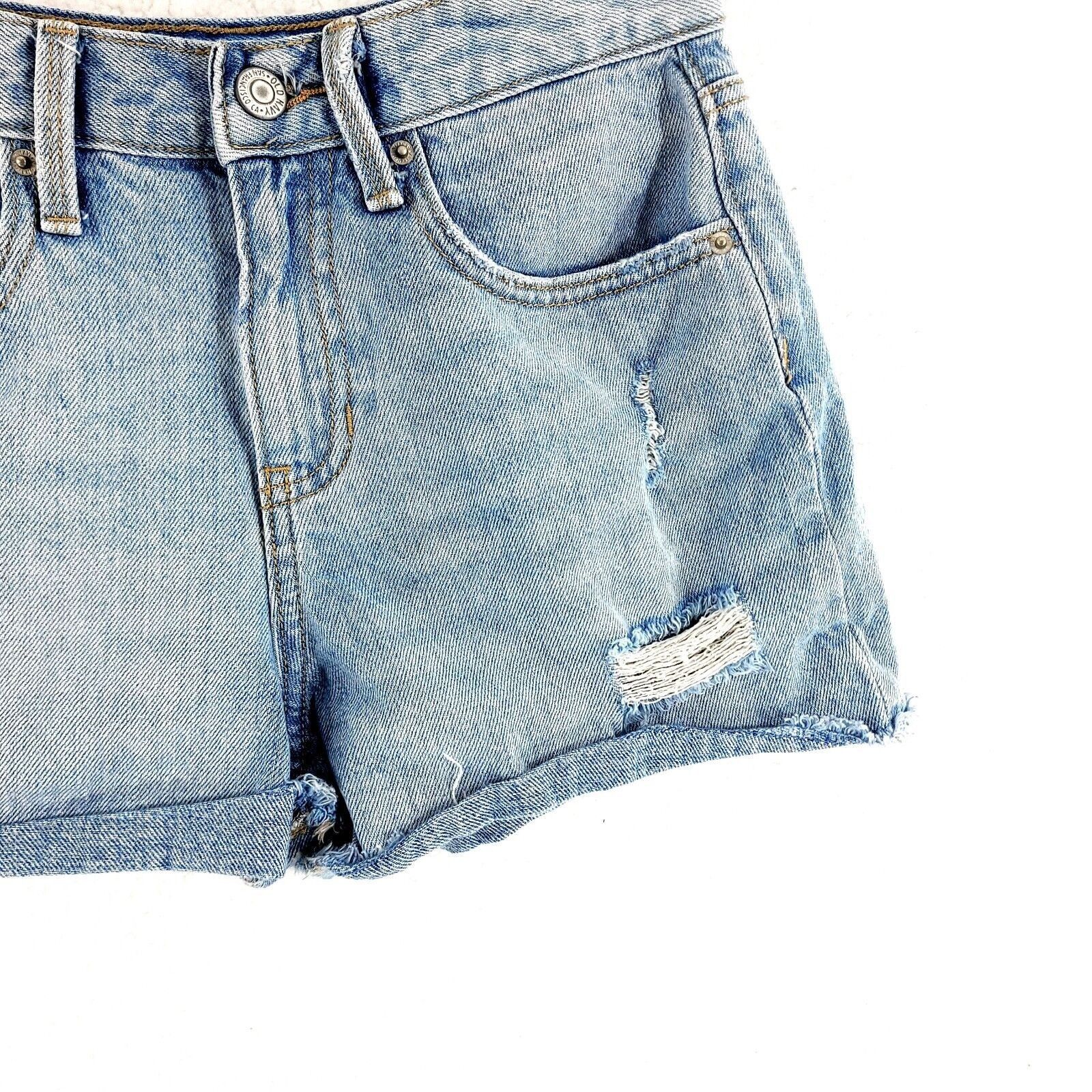Old Navy Old Navy Blue Denim Cut Off Jean Shorts High Rise Size 14 Gi Size 26" / US 2 / IT 38 - 2 Thumbnail