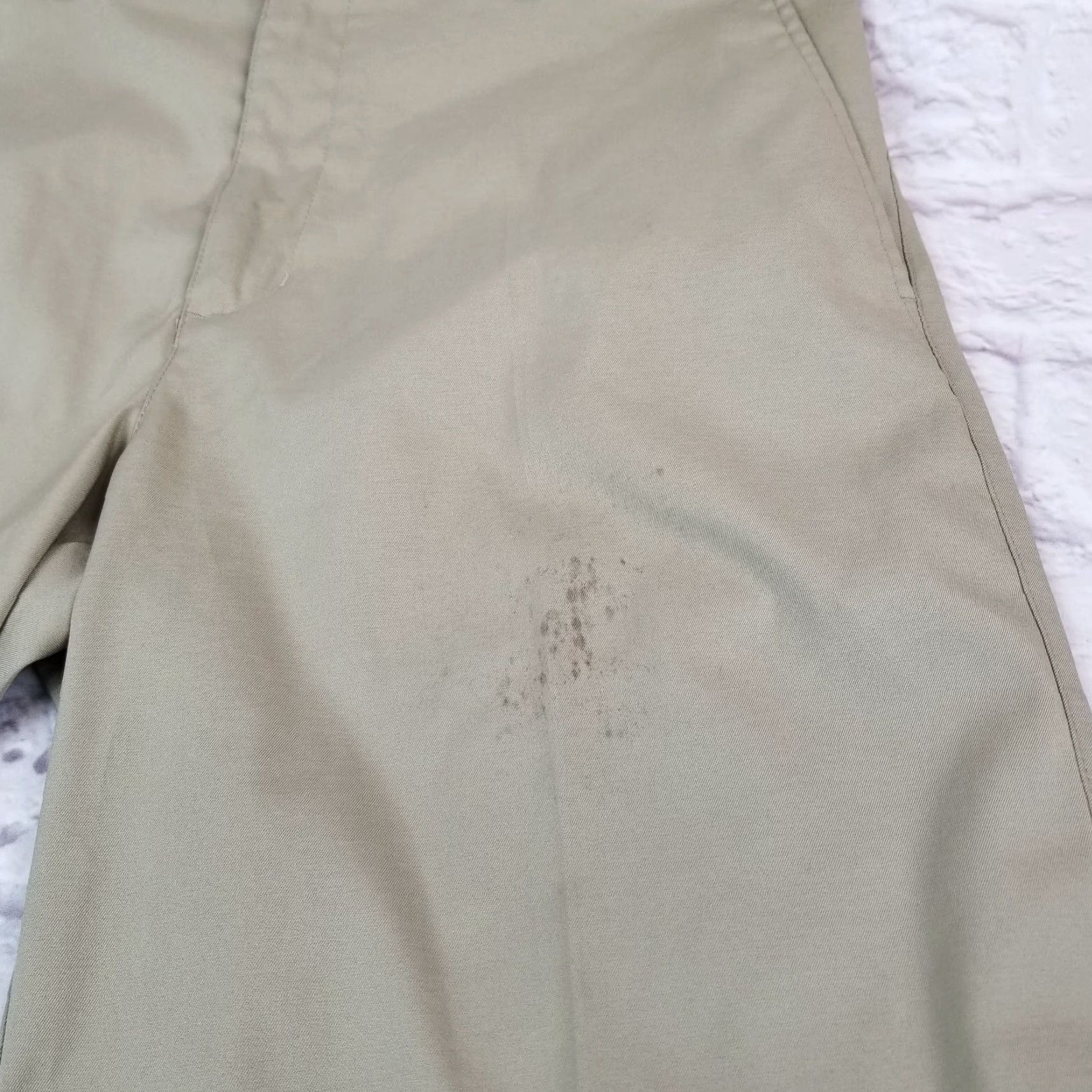 Nike Nike Golf Shorts Mens 32 Dri-Fit Khaki Tan Lightweight Stretch Chino Pocketed Regular Fit Beiges (36) Size US 36 / EU 52 - 2 Thumbnail