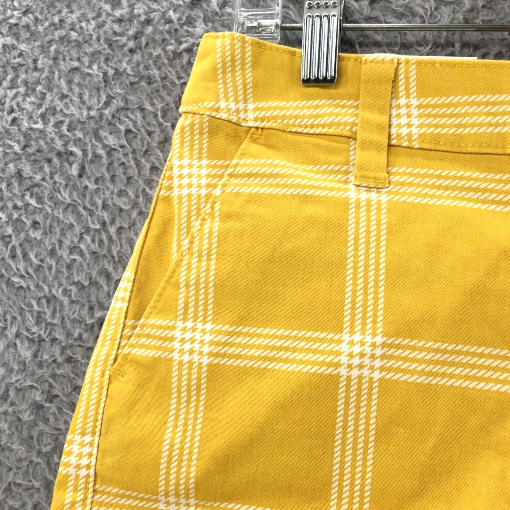 Vintage A New Day Shorts Womens 4 Yellow Chino Actual 30x3 Mid Rise Plaid Zip Fly Size 27" / US 4 / IT 40 - 4 Thumbnail