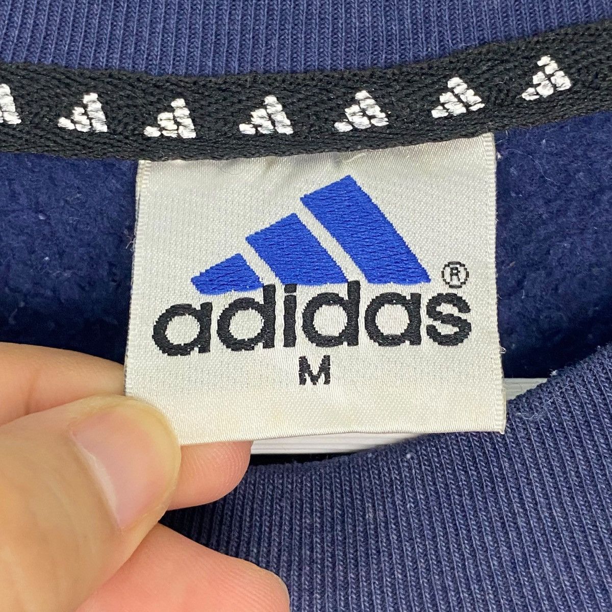 Other Vintage Adidas Printed Crewneck Sweatshirt NavyBlue Size M Size US M / EU 48-50 / 2 - 5 Thumbnail