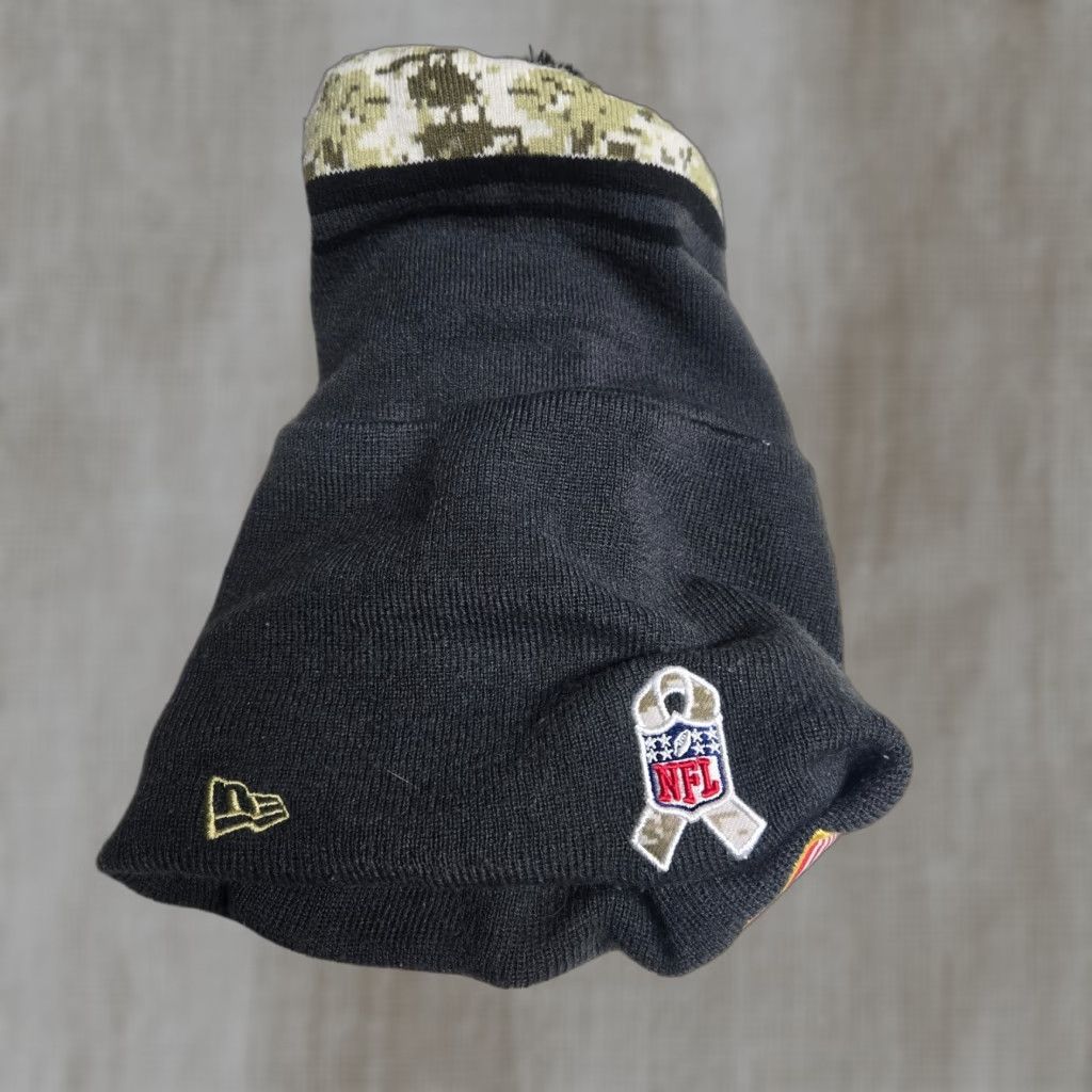 New Era New Era Beanie Hat One Size Cap Black - Classic Logo Pom Size US 35 - 1 Thumbnail