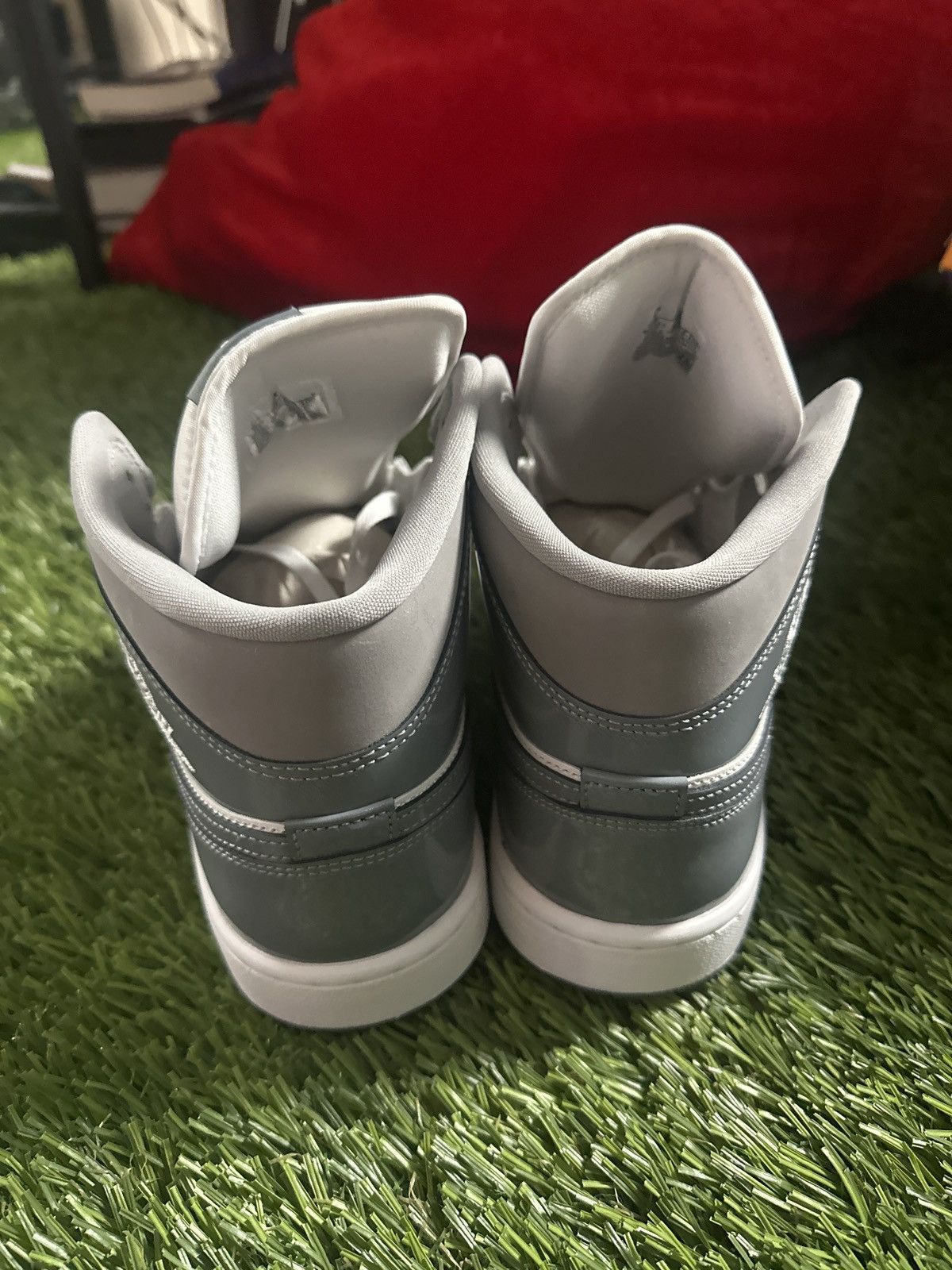 Jordan Brand Jordan 1 Mid SE GREY Size US 9 / EU 42 - 5 Thumbnail