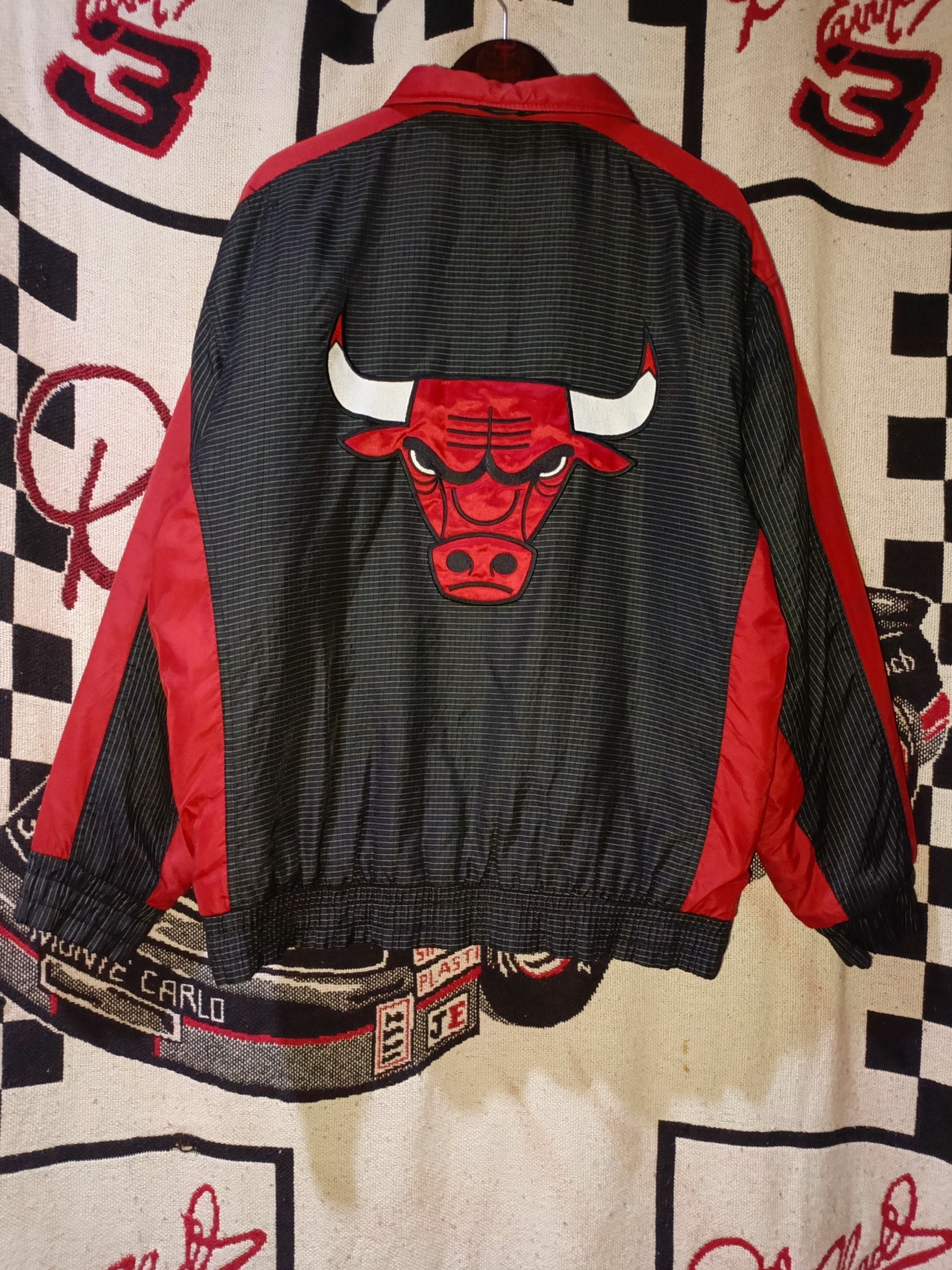 Logo Athletic Chicago Bulls puffer jacket vintage Size US M / EU 48-50 / 2 - 2 Thumbnail