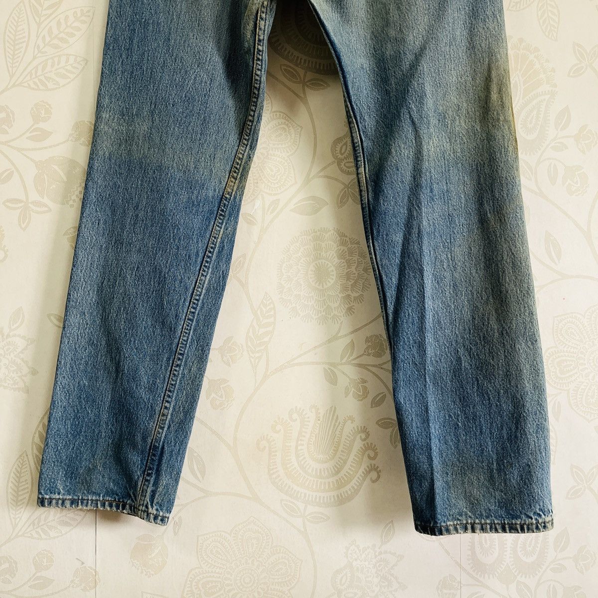 Levi's Vintage Distressed Levis 501XX 1997 Made In USA Jeans Size US 35 - 12 Thumbnail