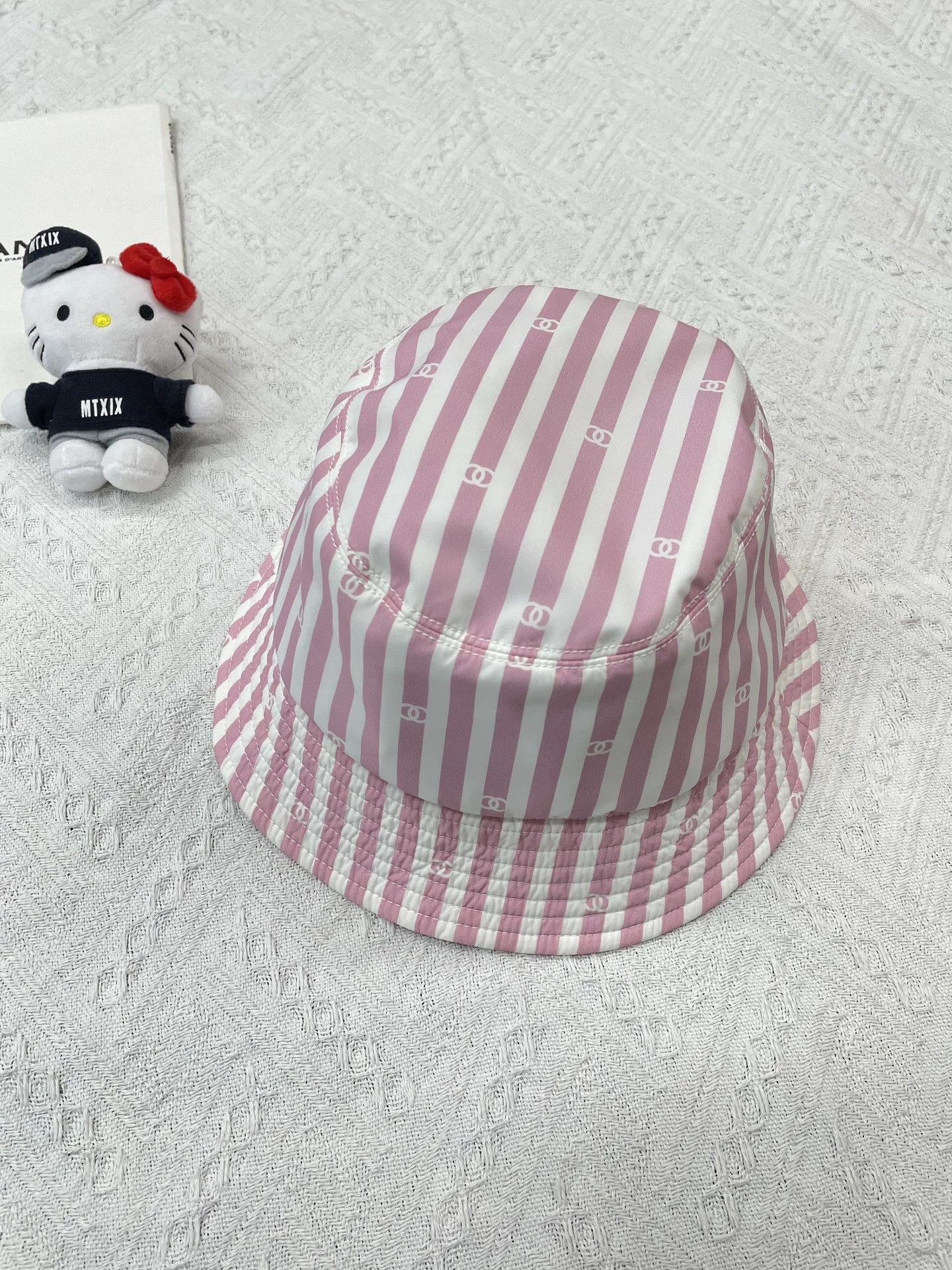 Chanel Chanel Pink Striped CC Coco Beach Bucket Hat M Size ONE SIZE - 1 Thumbnail