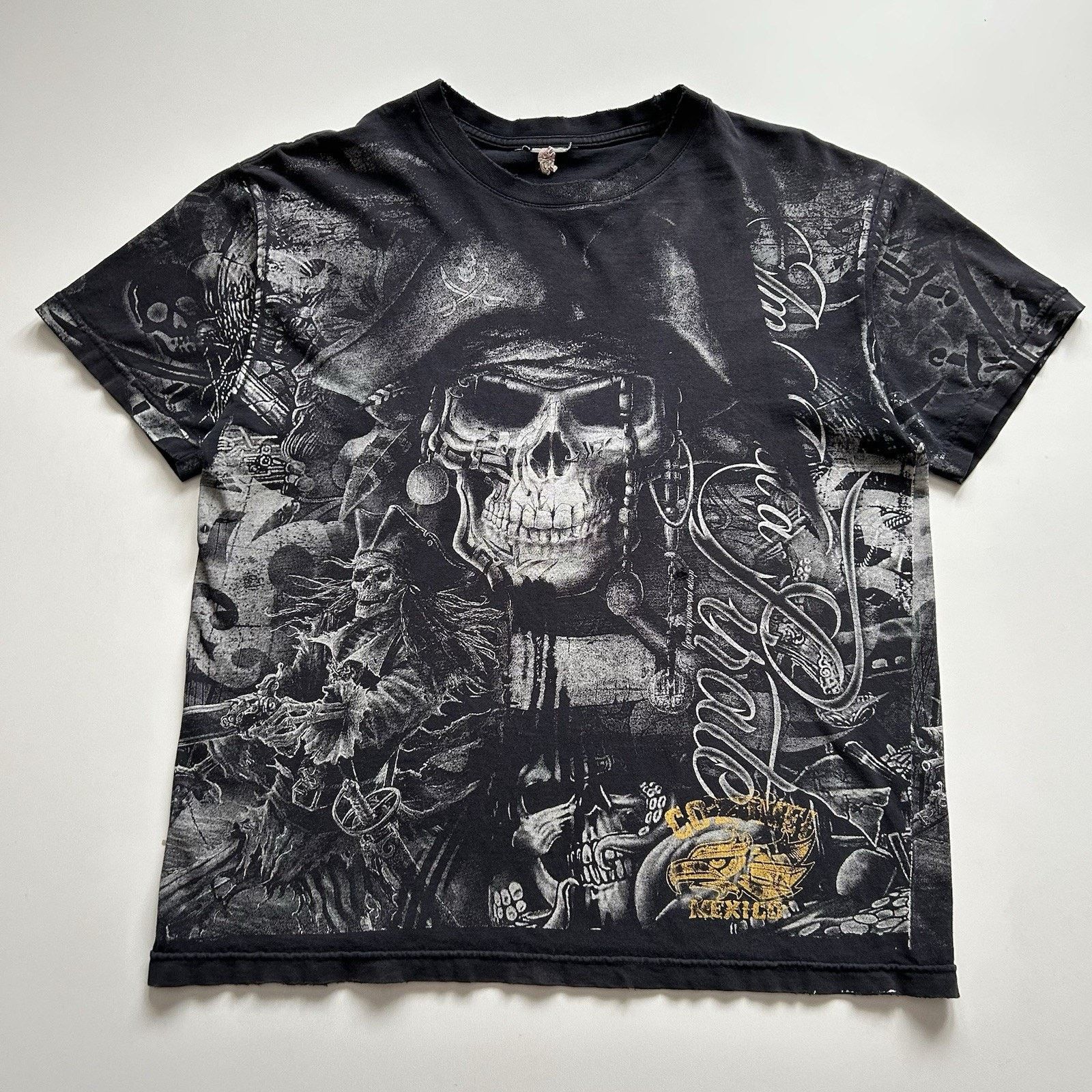Vintage Vintage Y2K Pirate Skull AOP Shirt Large Faded Distressed Size US L / EU 52-54 / 3 - 1 Thumbnail