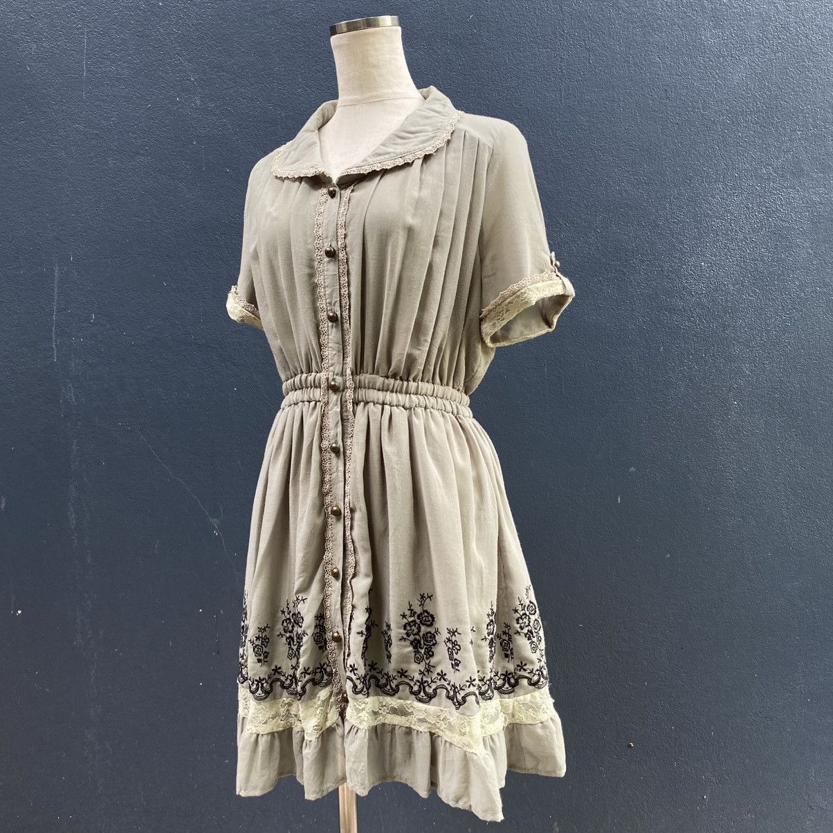 Japanese Brand axes femme Vintage Light Green Embroidered Lace Dress Size M / US 6-8 / IT 42-44 - 4 Thumbnail