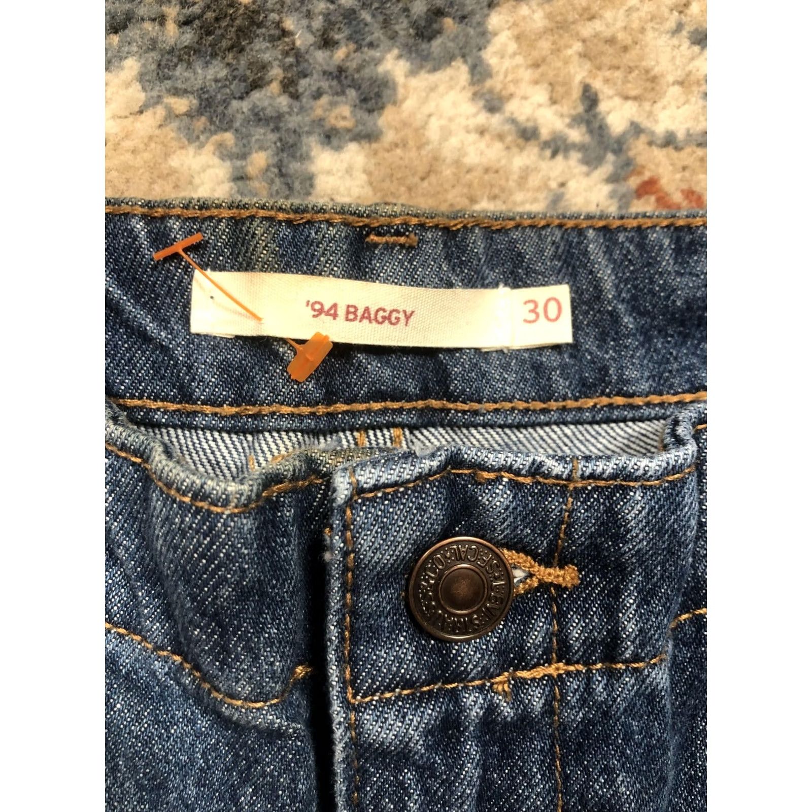 Levi's VINTAGE Levi's 94 Baggy Jeans Women's 30x32 Blue Denim Cargo Jogger Drawstring Cuff Size 30" / US 8 / IT 44 - 5 Thumbnail