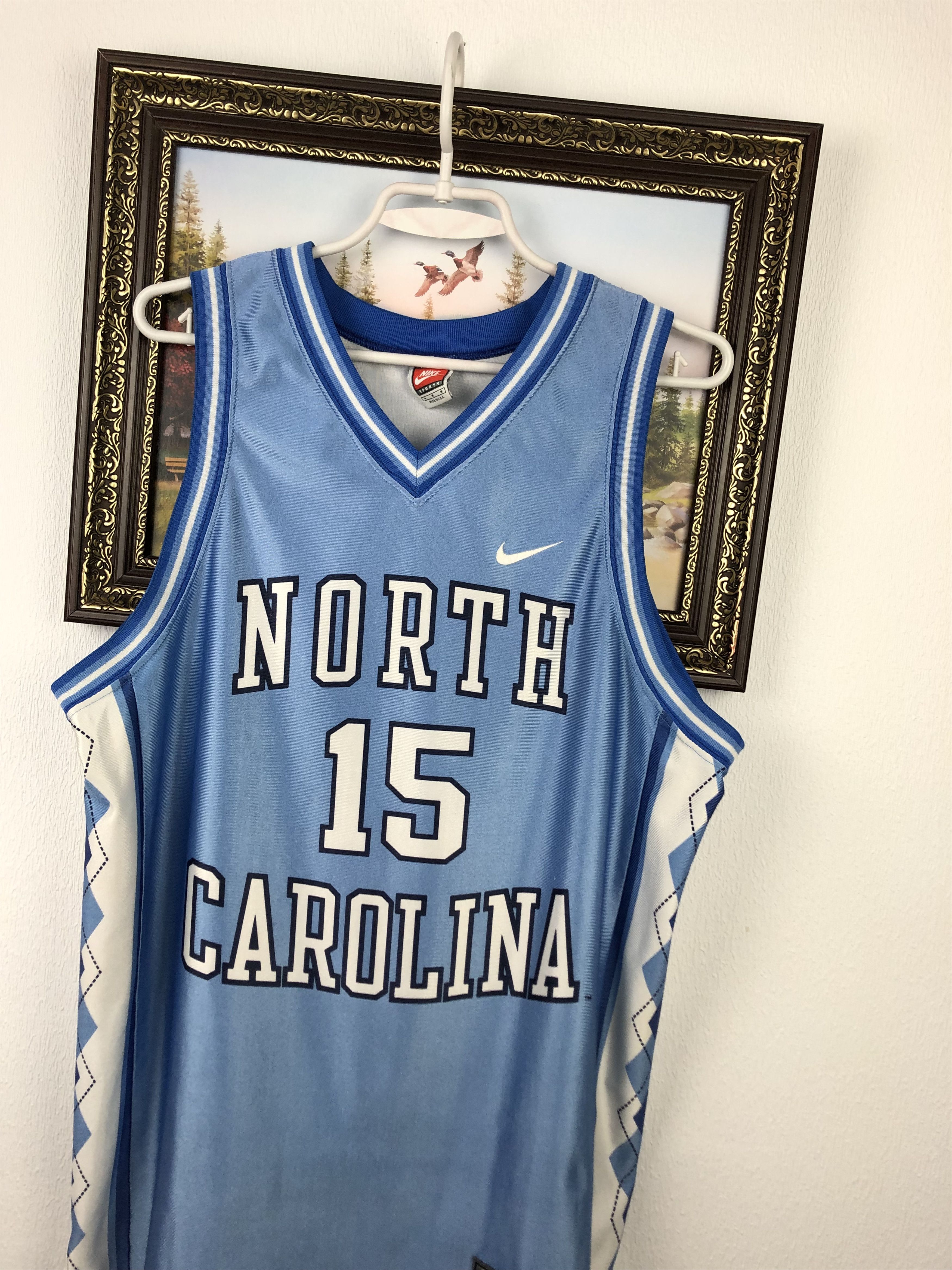 NBA Vintage 90's Nike North Carolina #15 Basketball Jersey NCAA Size US M / EU 48-50 / 2 - 4 Thumbnail